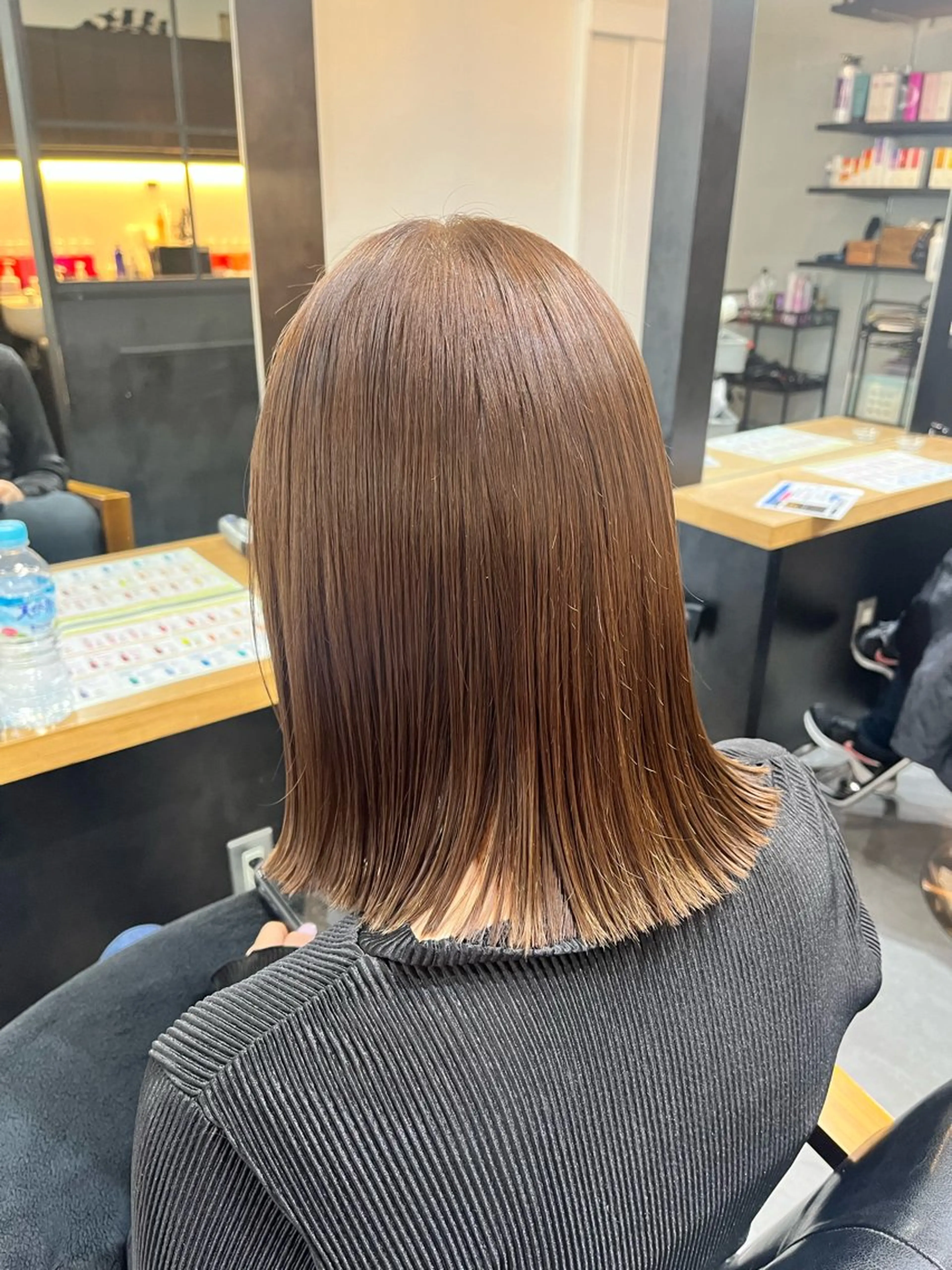 ミディアム カラー アッシュ ベージュカラー ブリーチ ブラウンカラー 透明感カラー 透明感カラー ｜ベー ジュ｜齊藤ひなののヘアスタイル