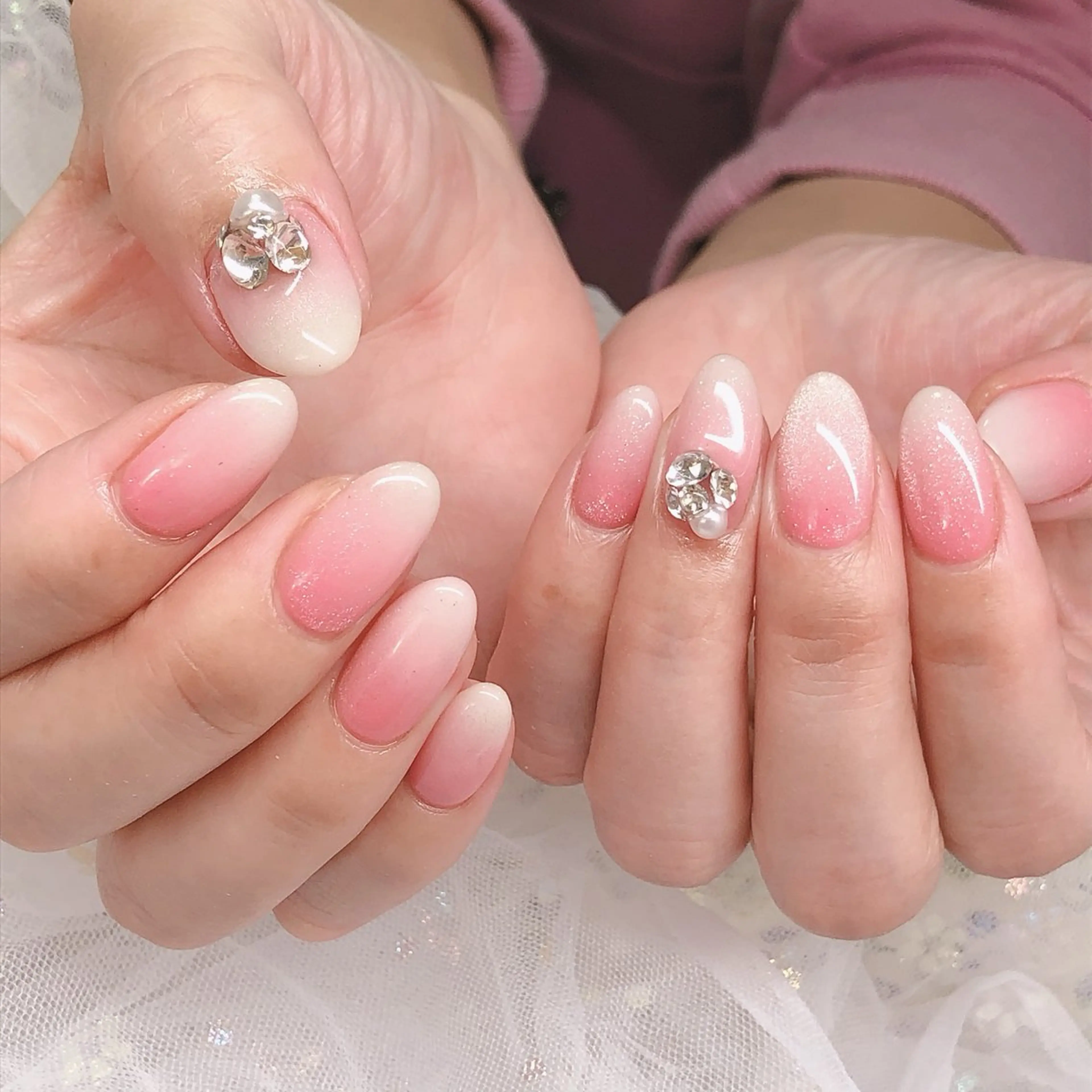 ネイル グラデーション マグネットネイル ピンク ハンドネイル ハンドケア ハク キのネイルデザイン