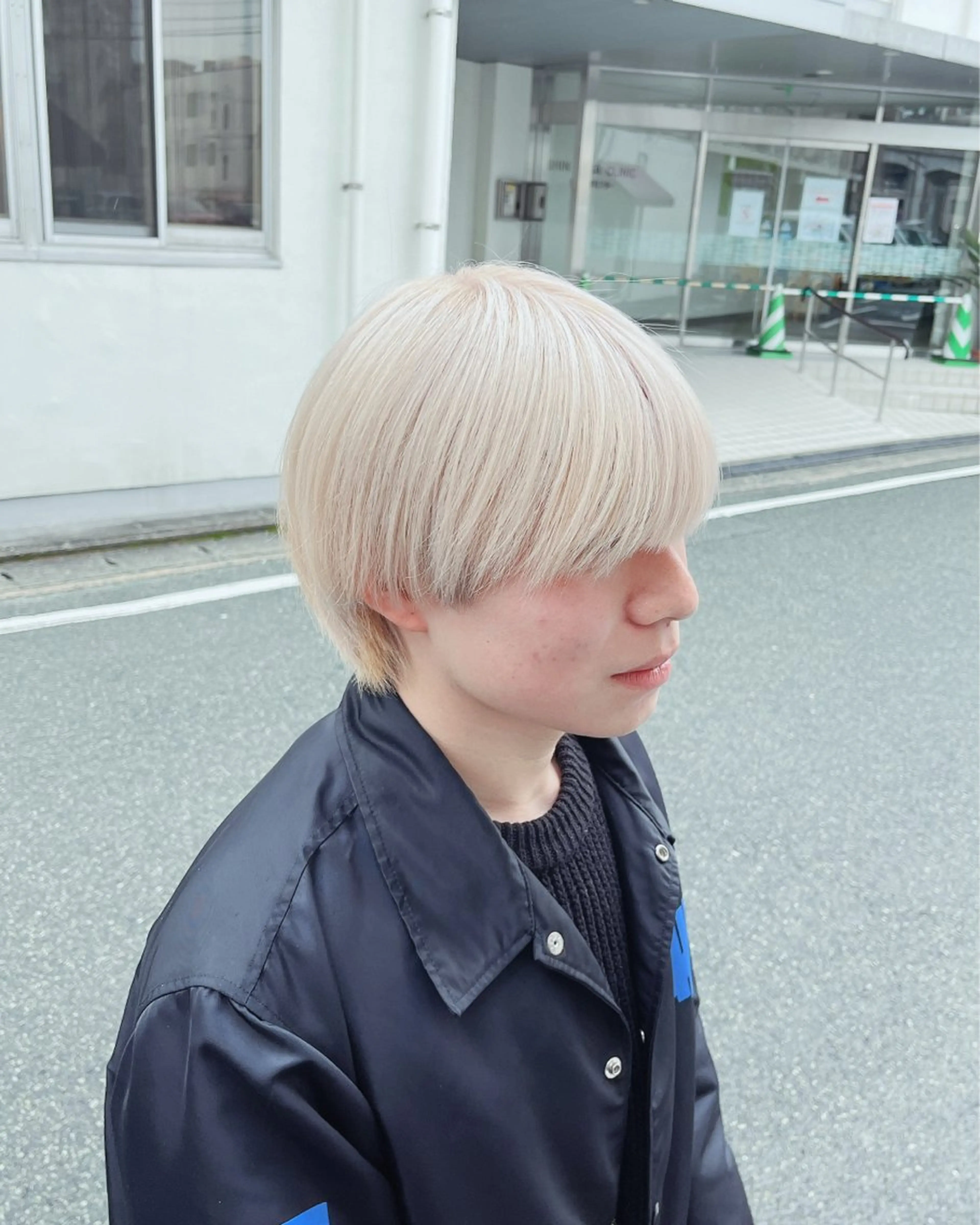 ショート カラー メンズ メンズブリーチ メンズハイトーン マッシュウルフ マッシュ メンズウルフカット 安藤 誠斗のヘアスタイル