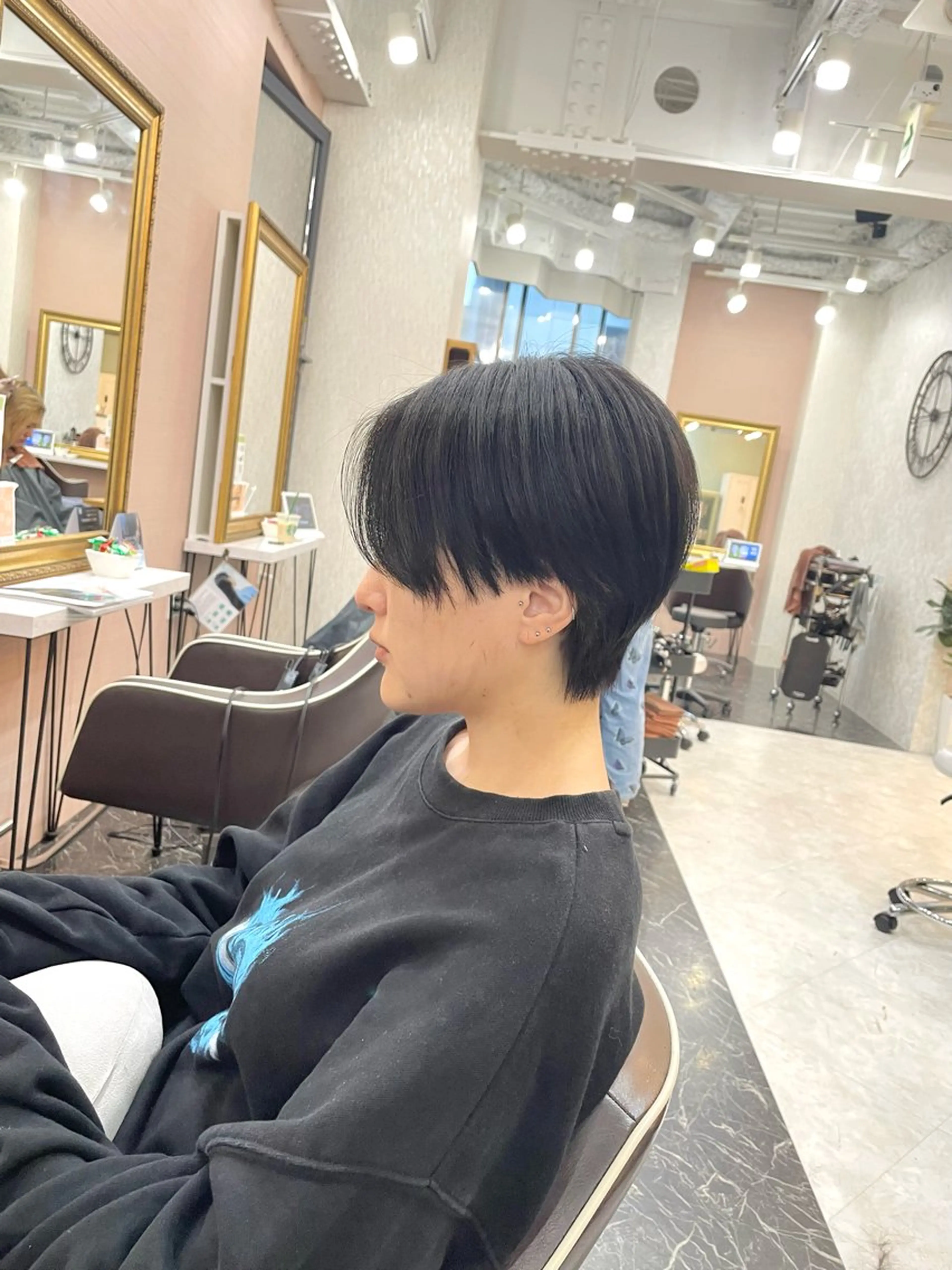 ショート カット ヘアカラー 亀川蓮 Agu hairのヘアスタイル