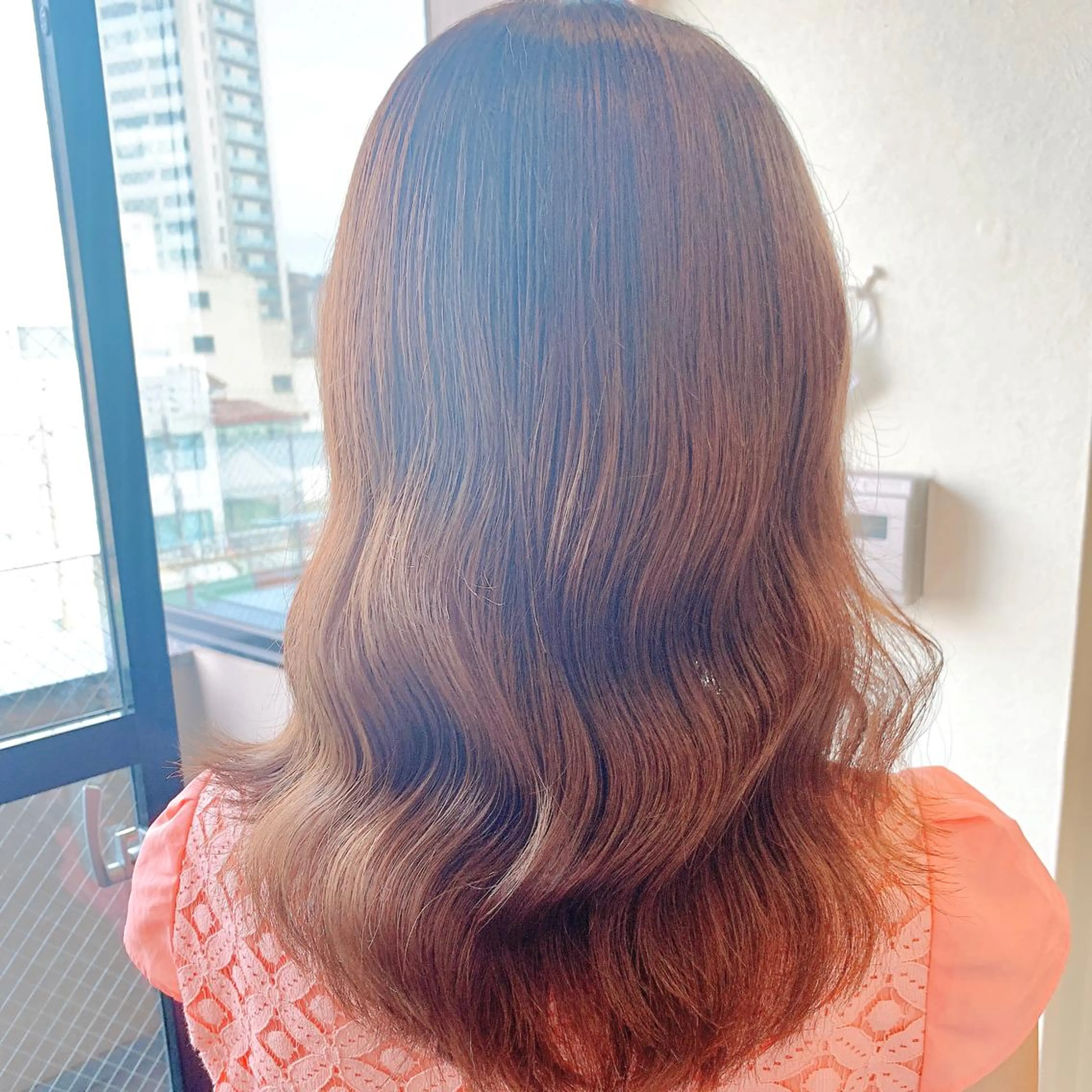 ロング カラー ベージュカラー ヘアカラー NUMBER_ ユイナのヘアスタイル