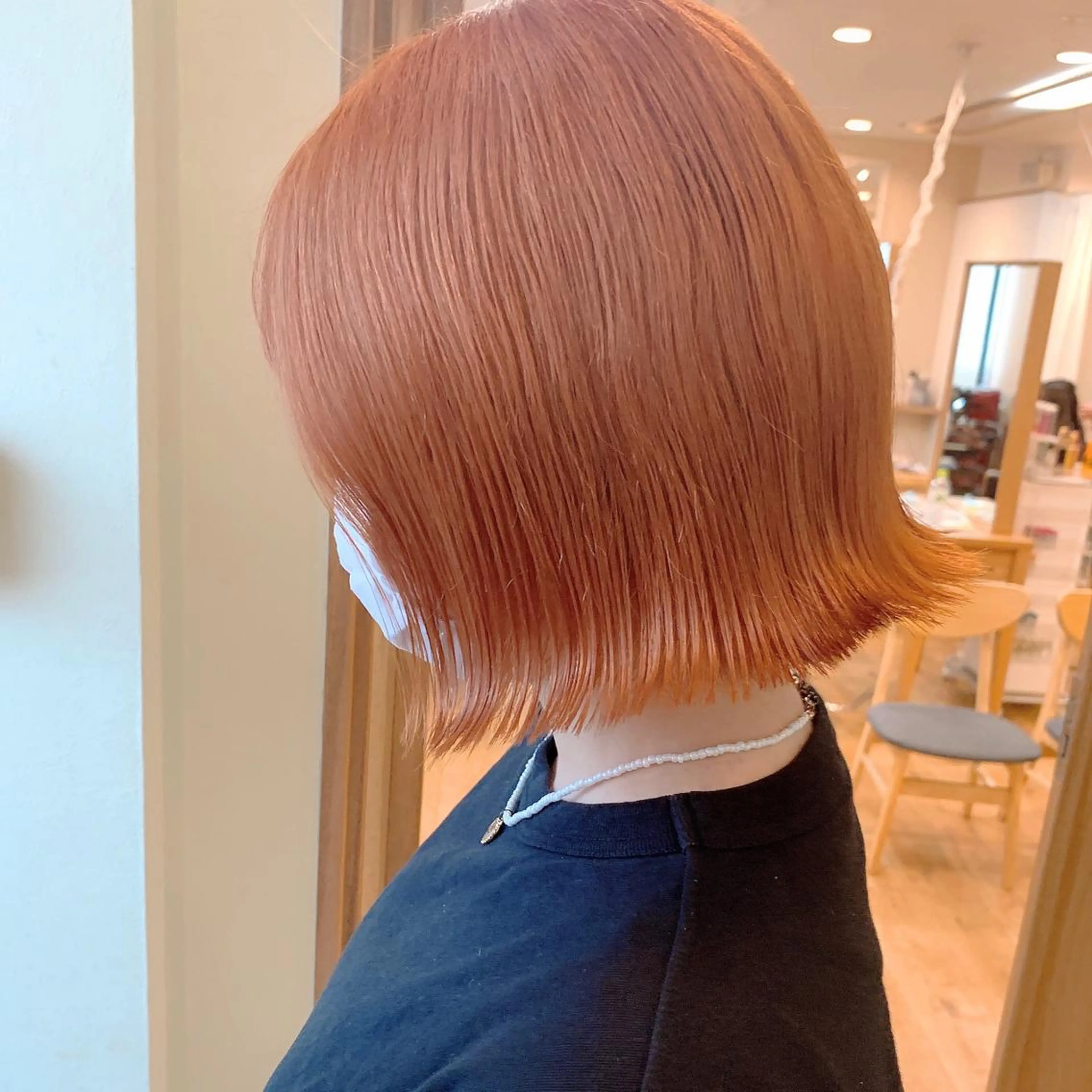 ショート カラー ブリーチ オレンジ NUMBER_ ユイナのヘアスタイル