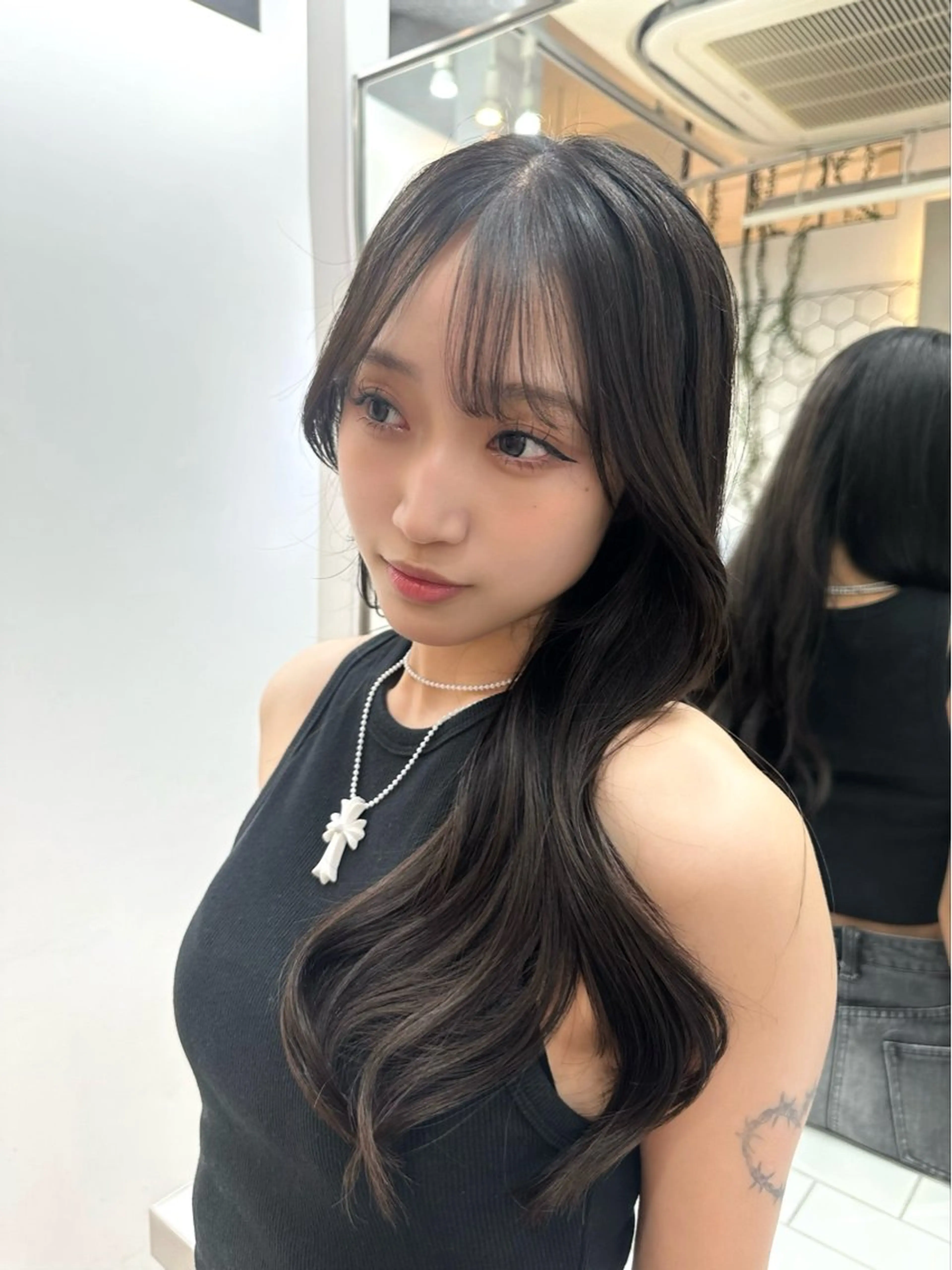 セミロング カラー ミディアムレイヤー 添田晃基のヘアスタイル