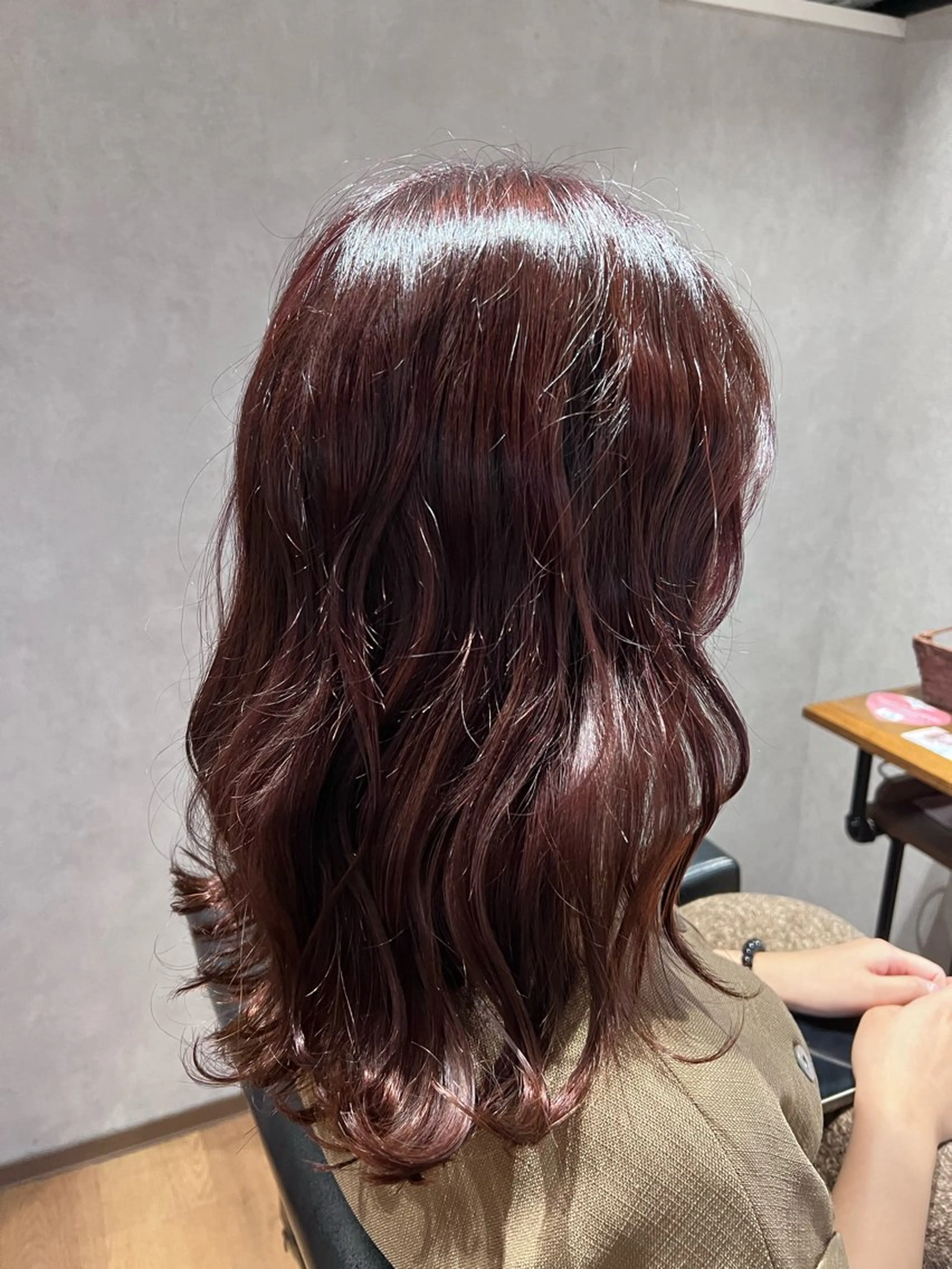 ミディアム カラー レッドカラー バイオレットカラー ヘアカラー イリオモテ レナのヘアスタイル