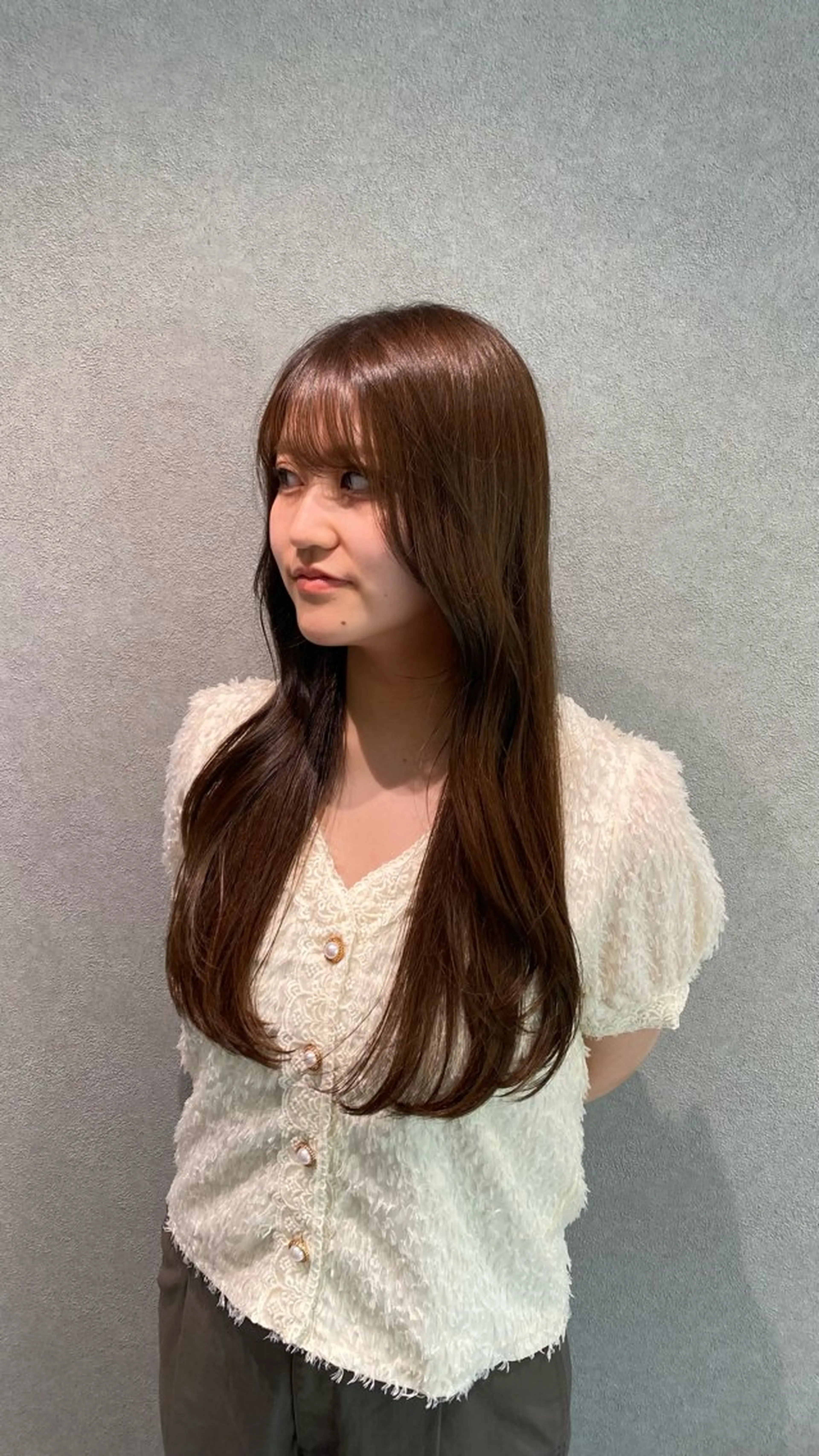 ロング カラー グレージュ Chouette .ayakaのヘアスタイル