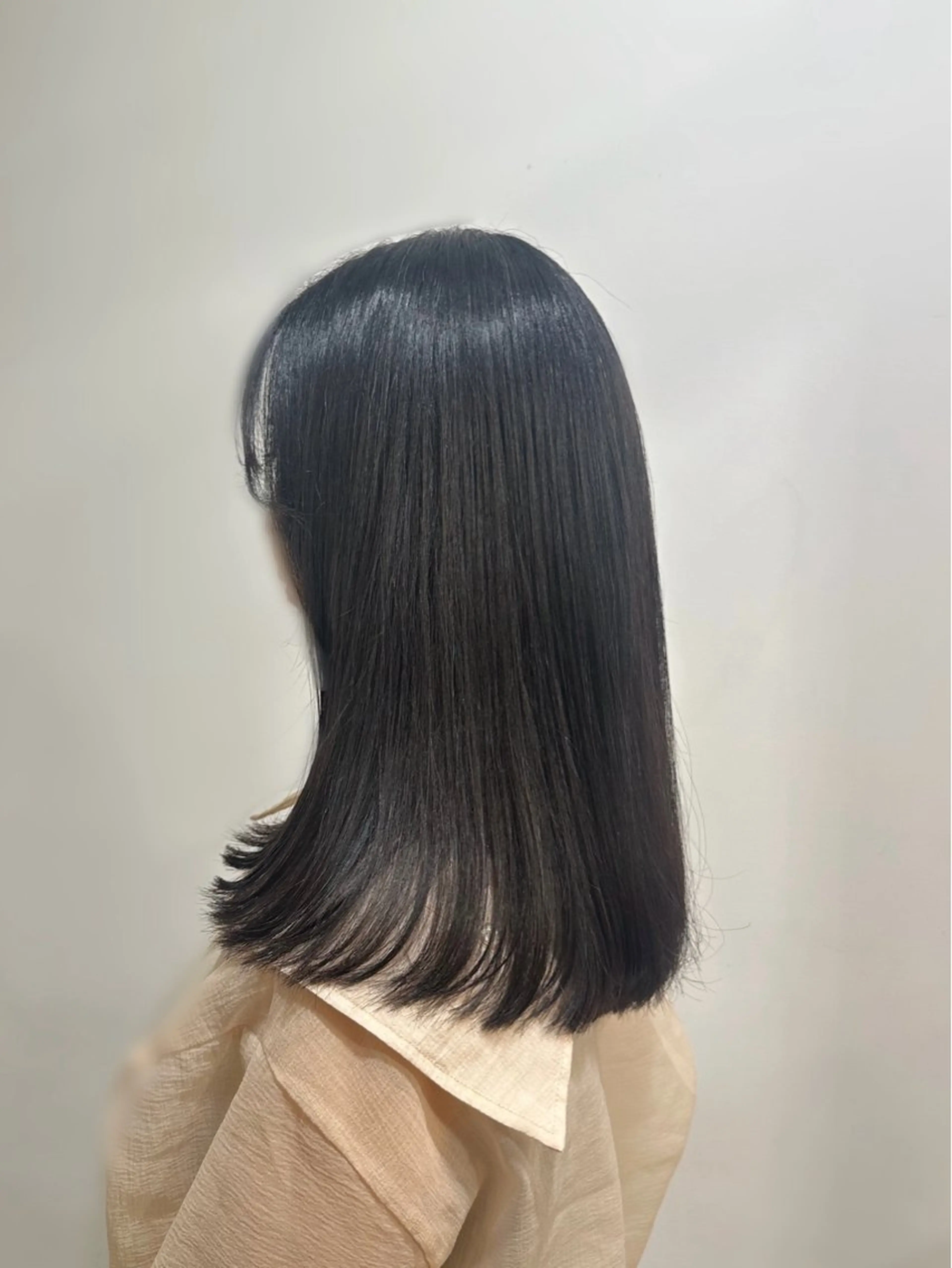 ミディアム こがねざわみさき 🦭透明感カラーのヘアスタイル