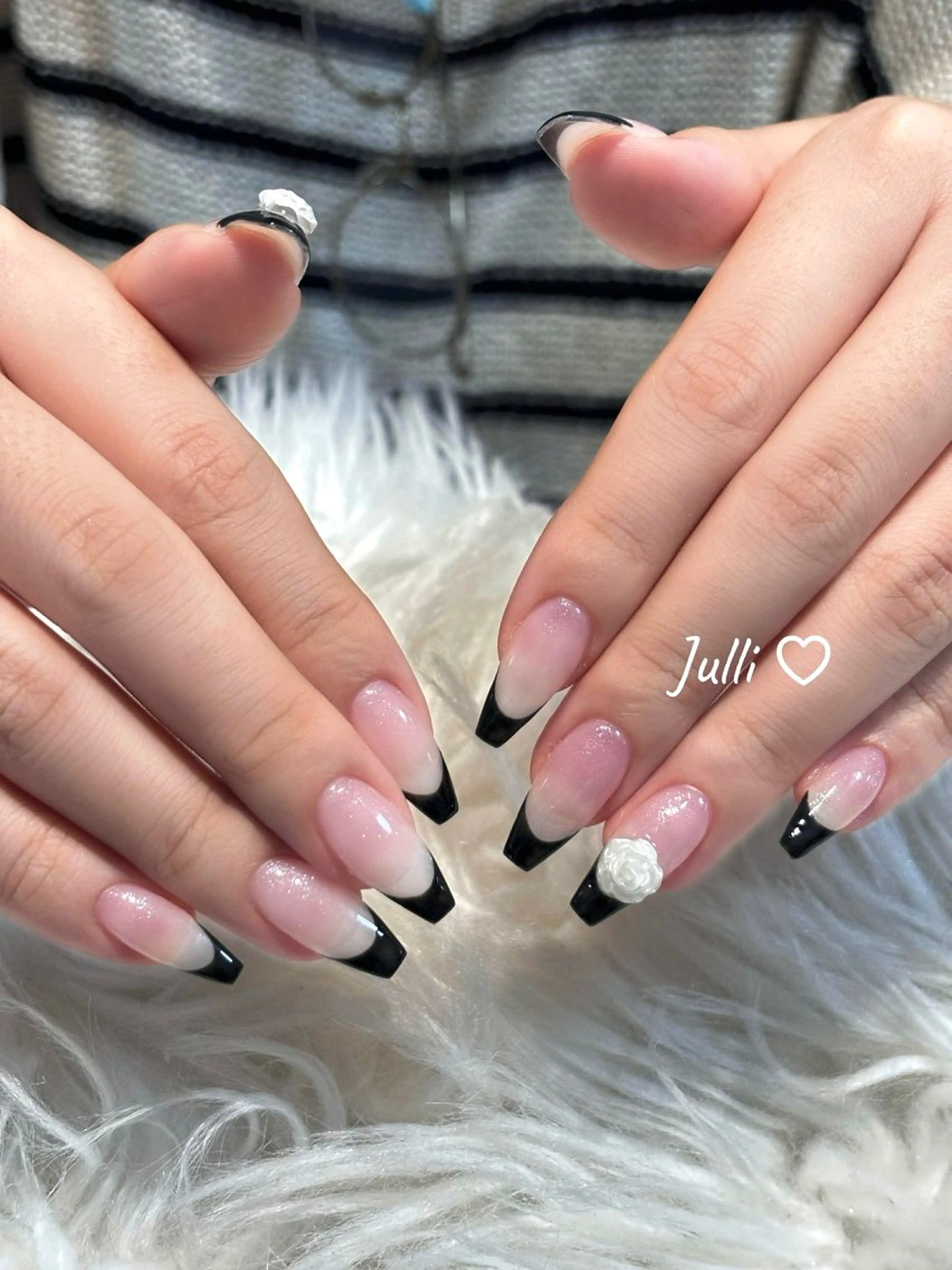 ネイル ボルドー ブラウン チークネイル ドット フットネイル ハンドネイル Julli NailStudioのネイルデザイン