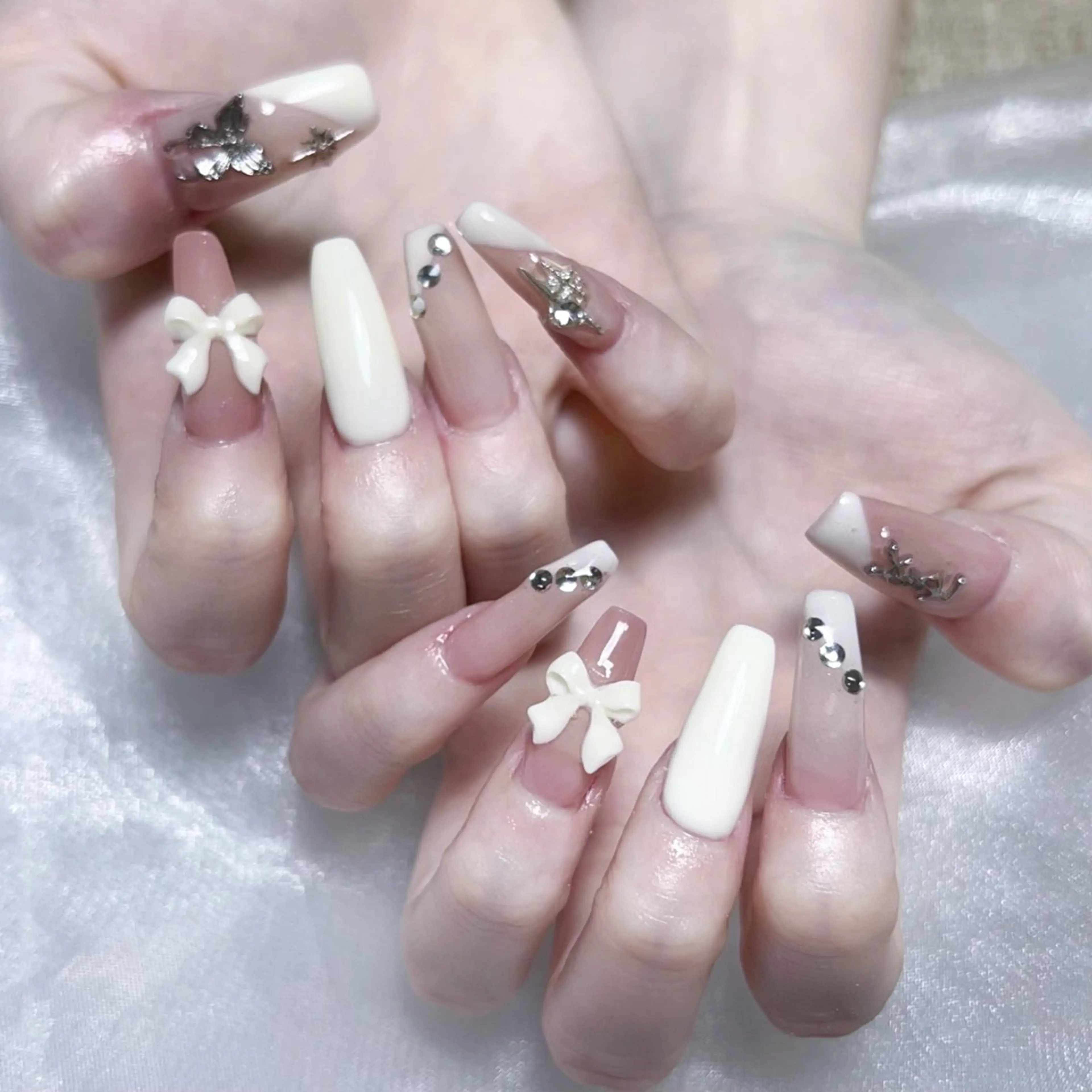 メンズ ネイル メンズ韓国風 アートネイル オーロラネイル ガーリー キラキラネイル Nail salon 木にいるのネイルデザイン