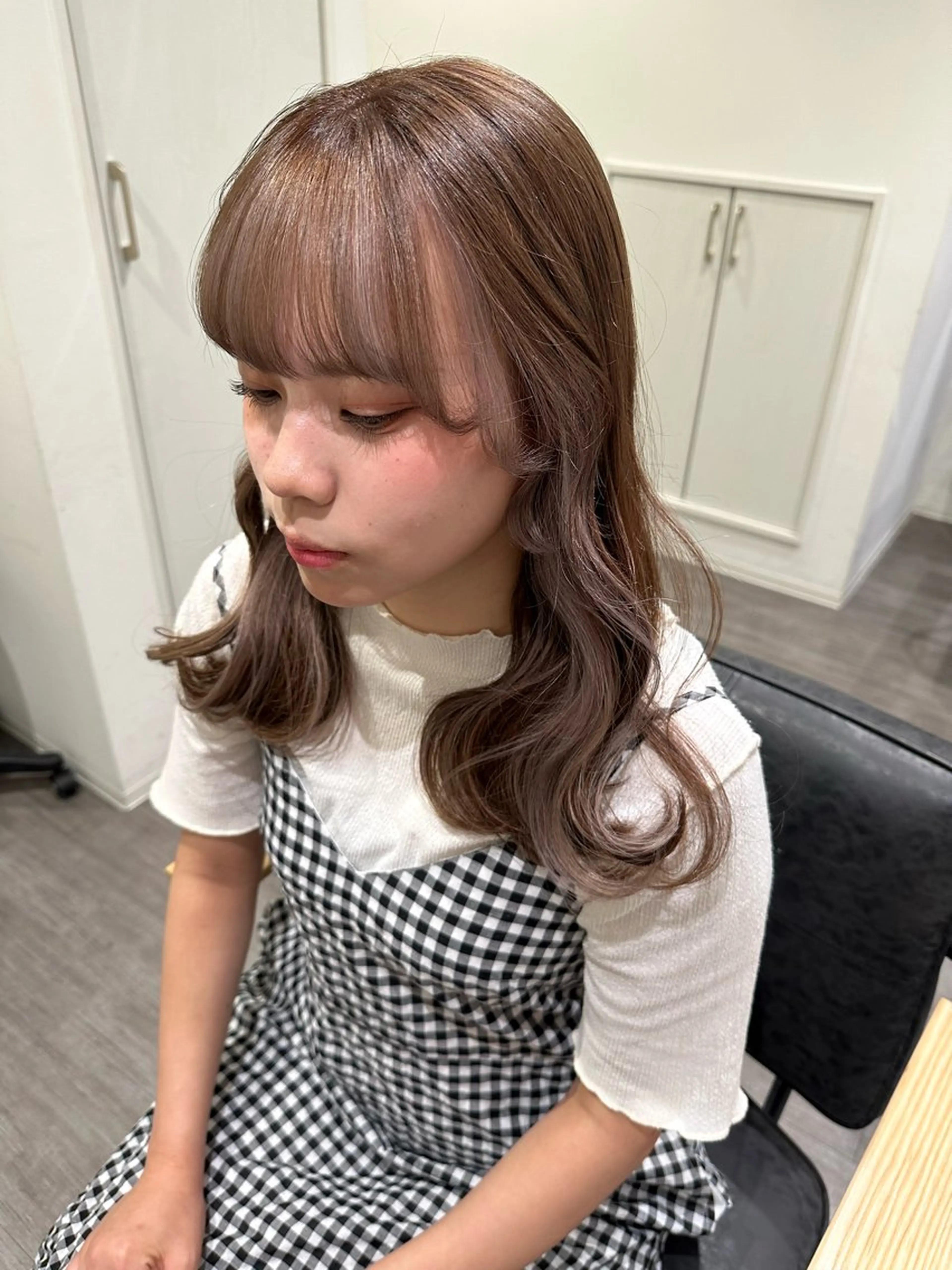 セミロング カラー ベージュカラー ブリーチ ホワイトベージュ ヘアカラー トリートメント 艶髪レイヤー上田 紗也🇰🇷💗のヘアスタイル