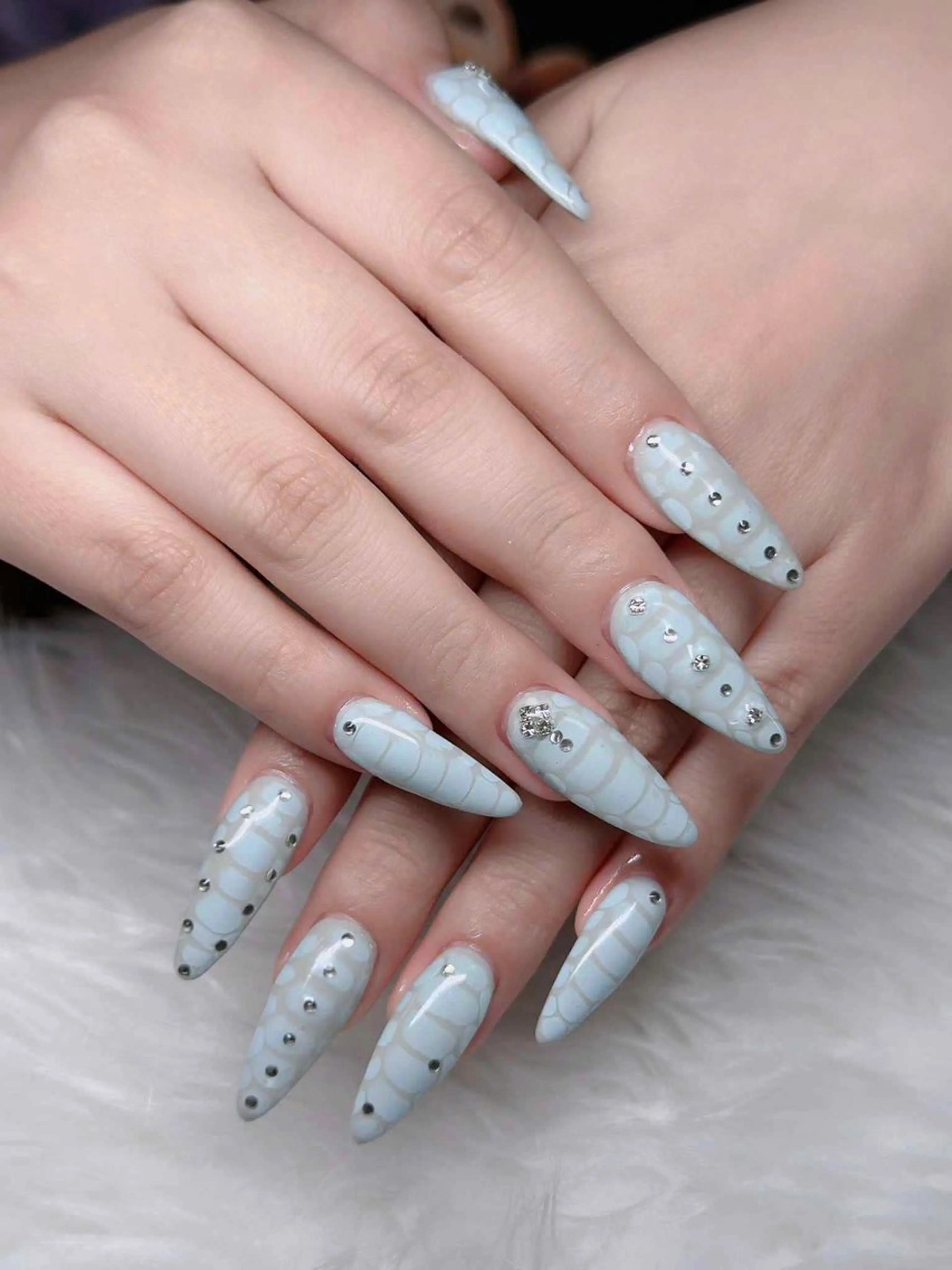 ネイル オーロラネイル フレンチネイル ジェルネイル ハロウィン キラキラネイル ハンドネイル H.baby Nail Salonのネイルデザイン