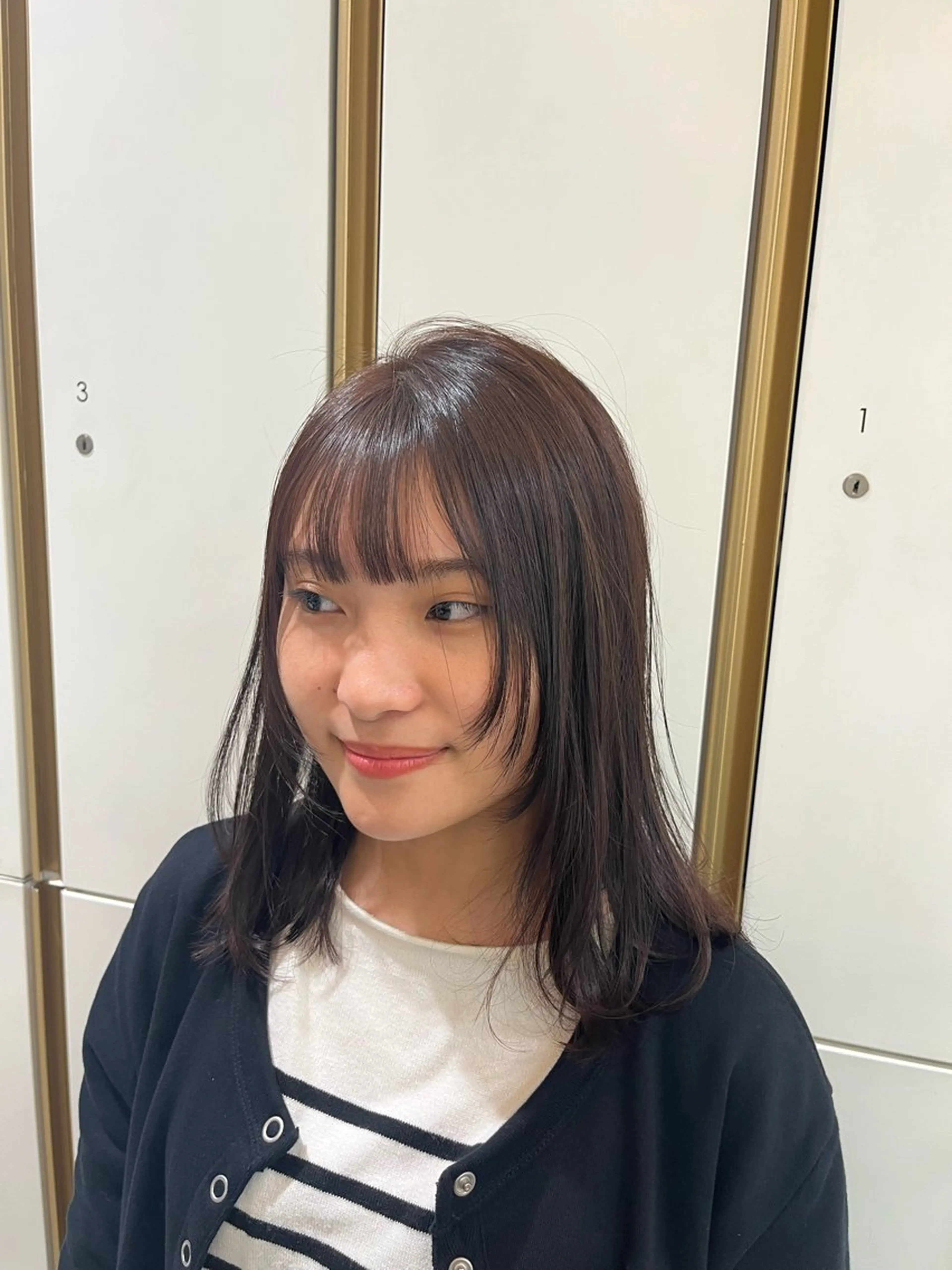 セミロング 顔周りカット レイヤーカット カット ヘアカラー バレイヤージュ/ヘア アレンジ/shionのヘアスタイル