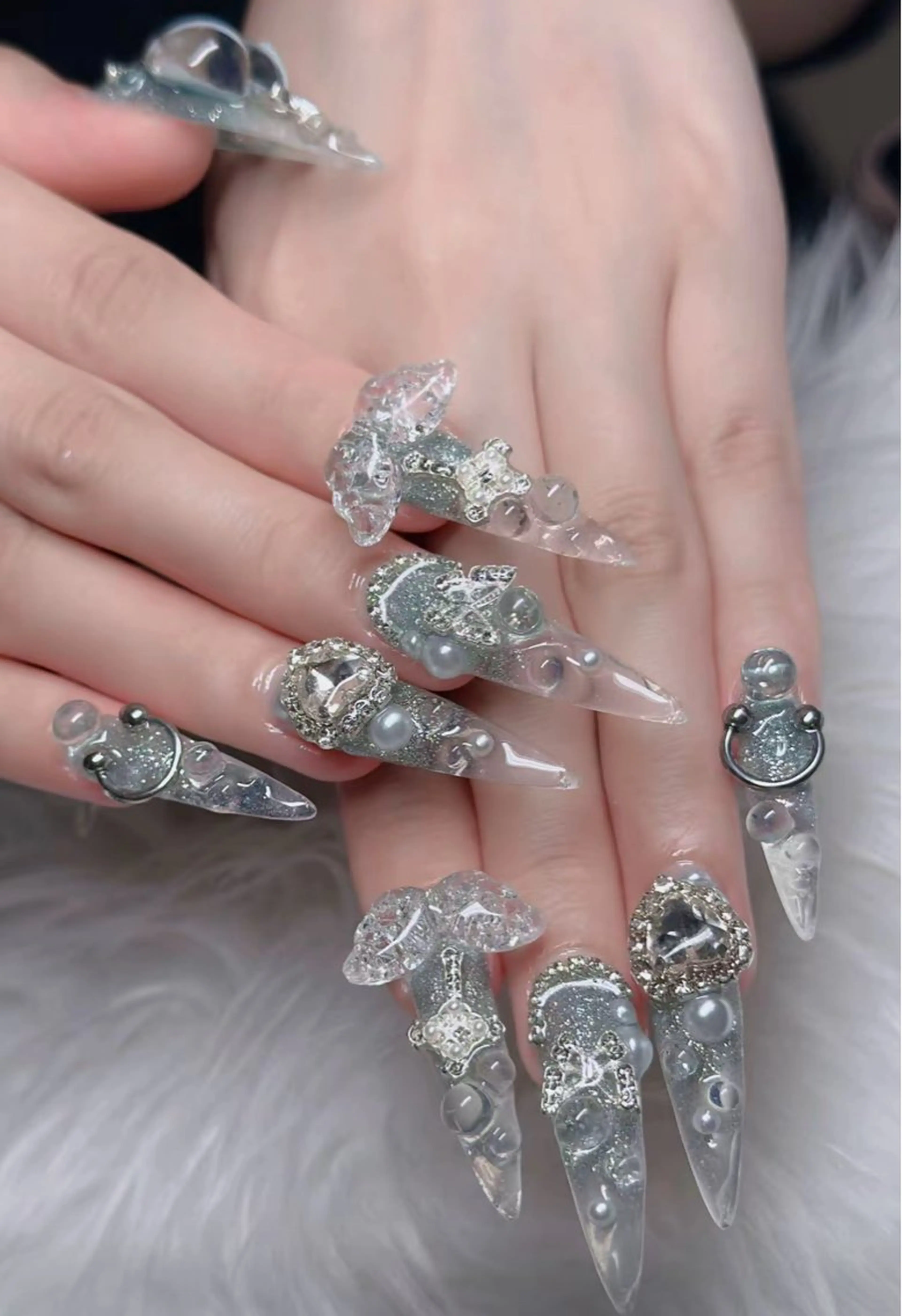 ネイル オーロラネイル フレンチネイル グラデーション 氷ネイル・うるうるネイル キラキラネイル H.baby Nail Salonのネイルデザイン