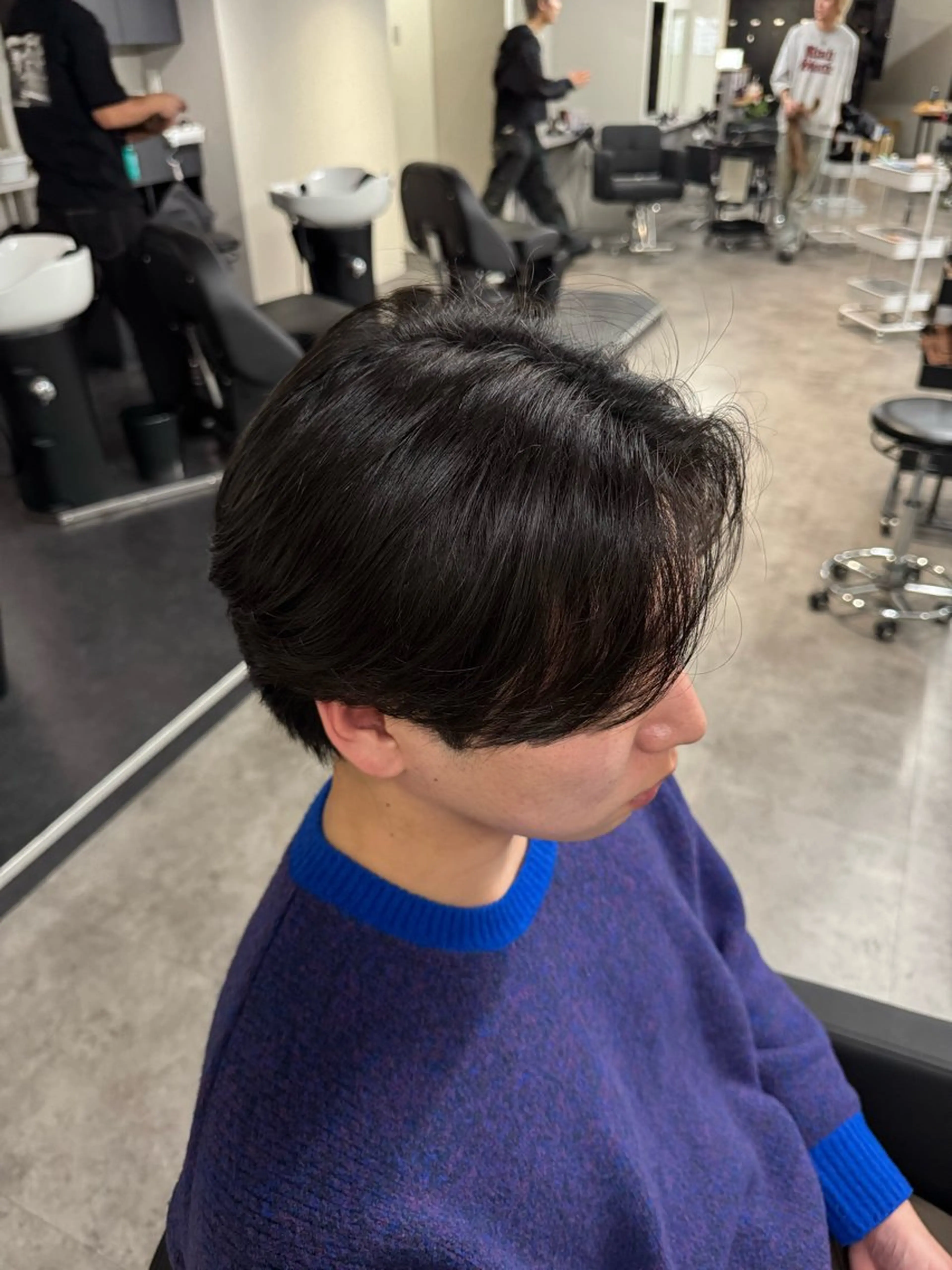 セミロング パーマ メンズ センターパート メンズパーマ セミロングパーマ ニュアンスパーマ 立川韓国メンズヘア ニュアンスパーマ安井のヘアスタイル