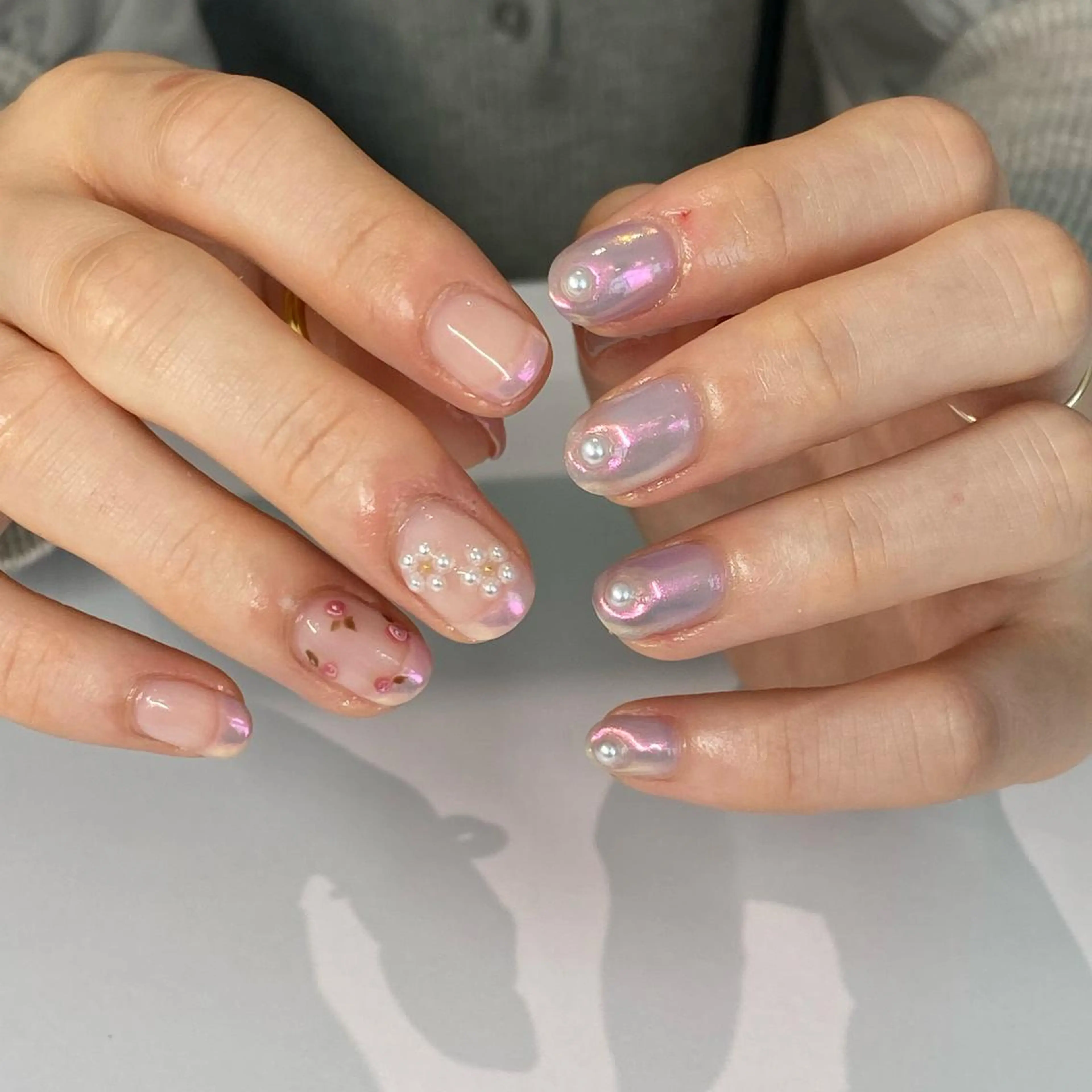 ネイル オーロラネイル フラワーネイル 春ネイル nail salon ayanaのネイルデザイン