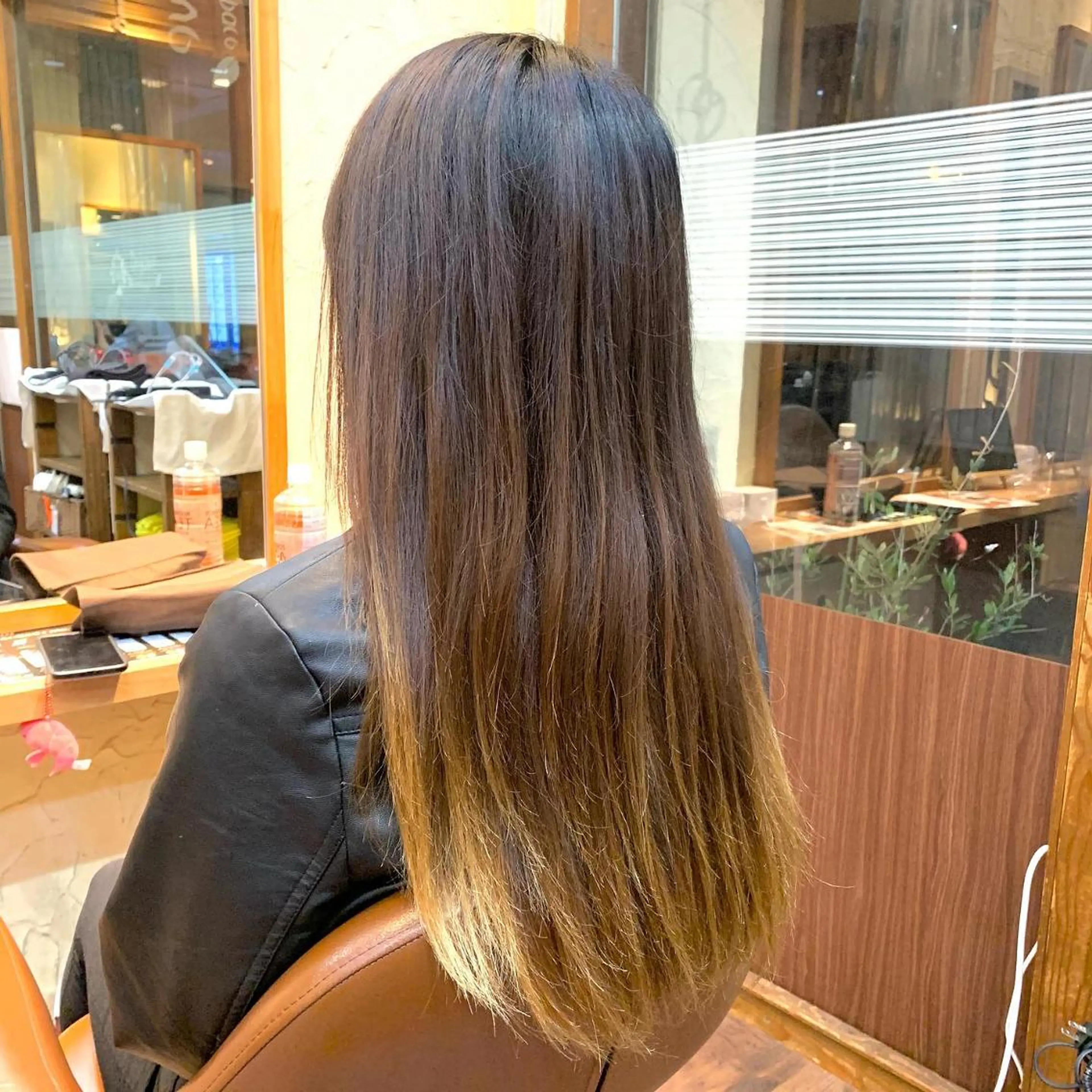 セミロング カラー パーマ ヘアアレンジ メンズ キッズ ネイル マツエク・マツパ メンズバレイヤージュ バレイヤージュ レイヤーカット 髪質改善 艶髪🔵ﾌｾﾅｵﾔのヘアスタイル