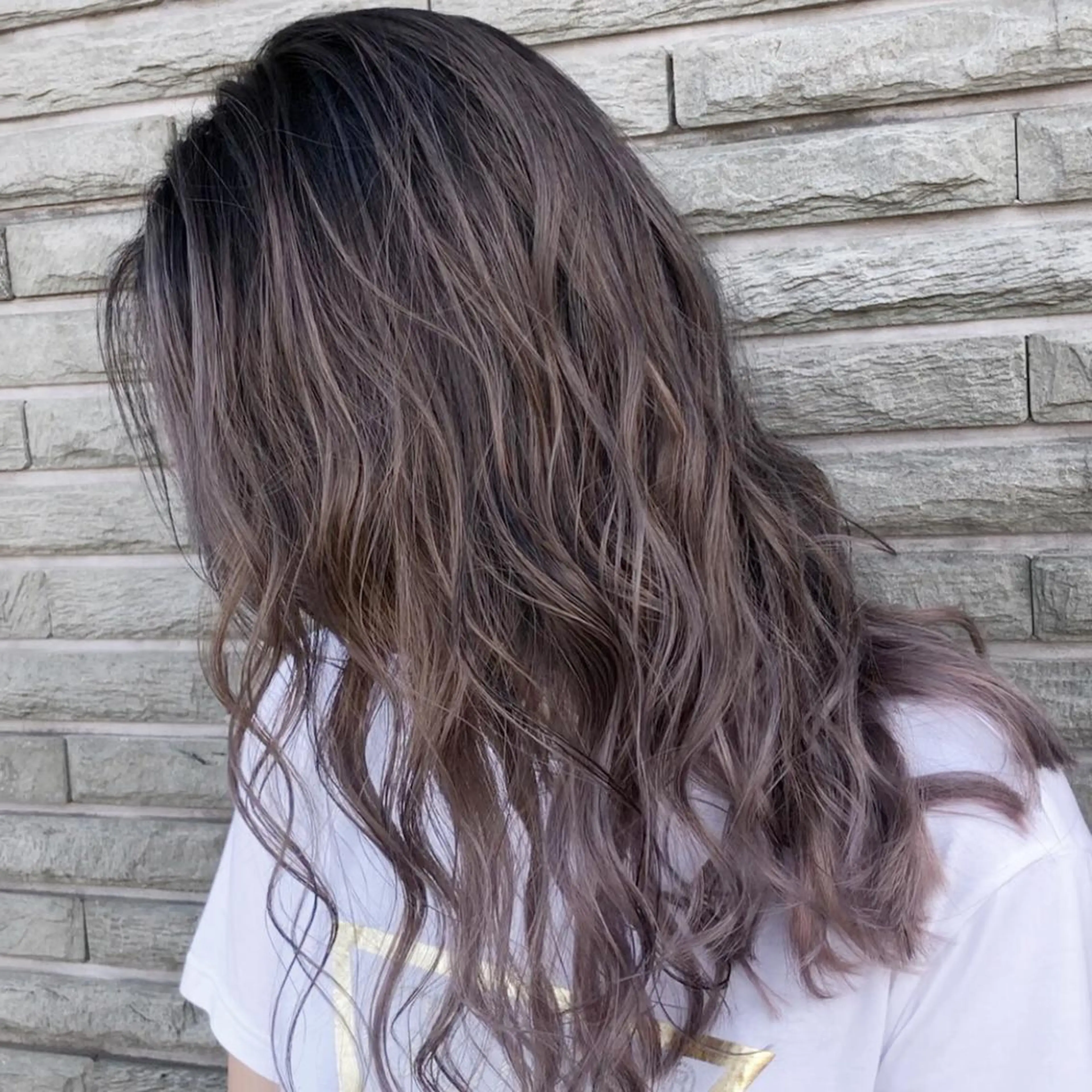 セミロング カラー ヘアアレンジ バレイヤージュ デザインカラー ハイライトカラー 外国人風カラー ハイライト アンドウ ユウ/ レイヤーカット/韓国のヘアスタイル