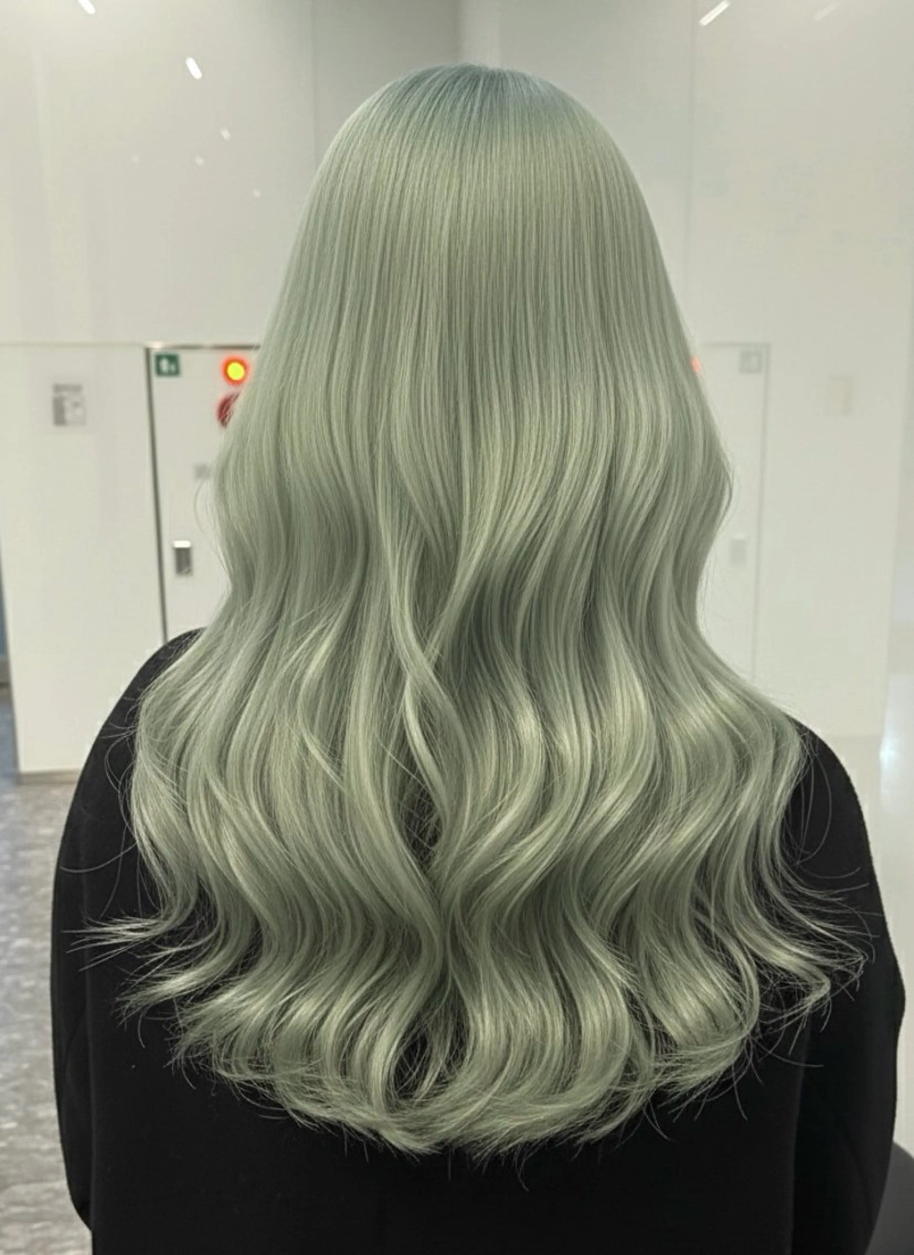 ロング カラー カット ヘアカラー トリートメント 抜きっぱなしブロンド /ハイトーン/カナタのヘアスタイル