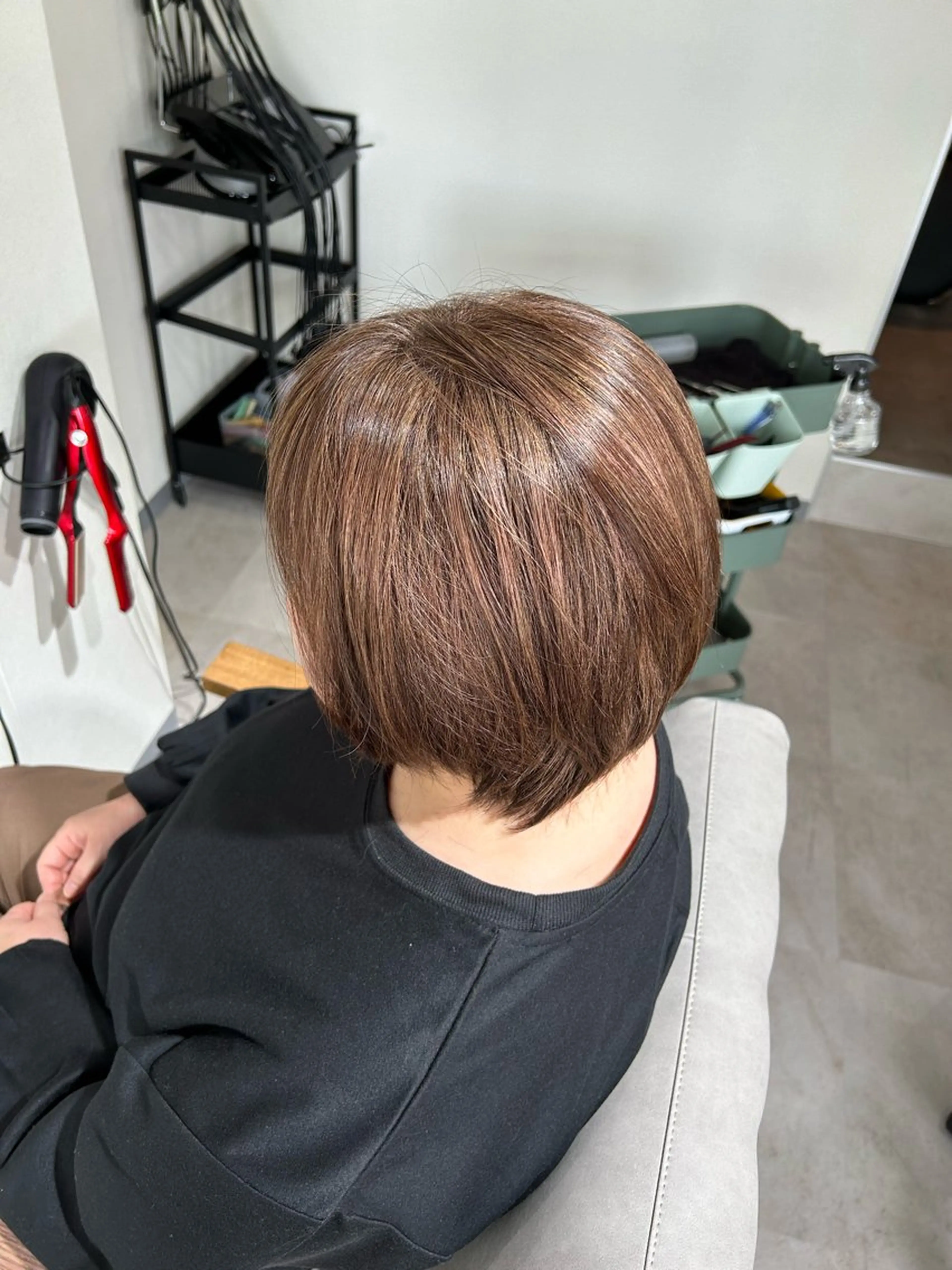 ショート カラー ヘアアレンジ 縮毛矯正 白髪ぼかしハイライト 柳川拓哉のヘアスタイル