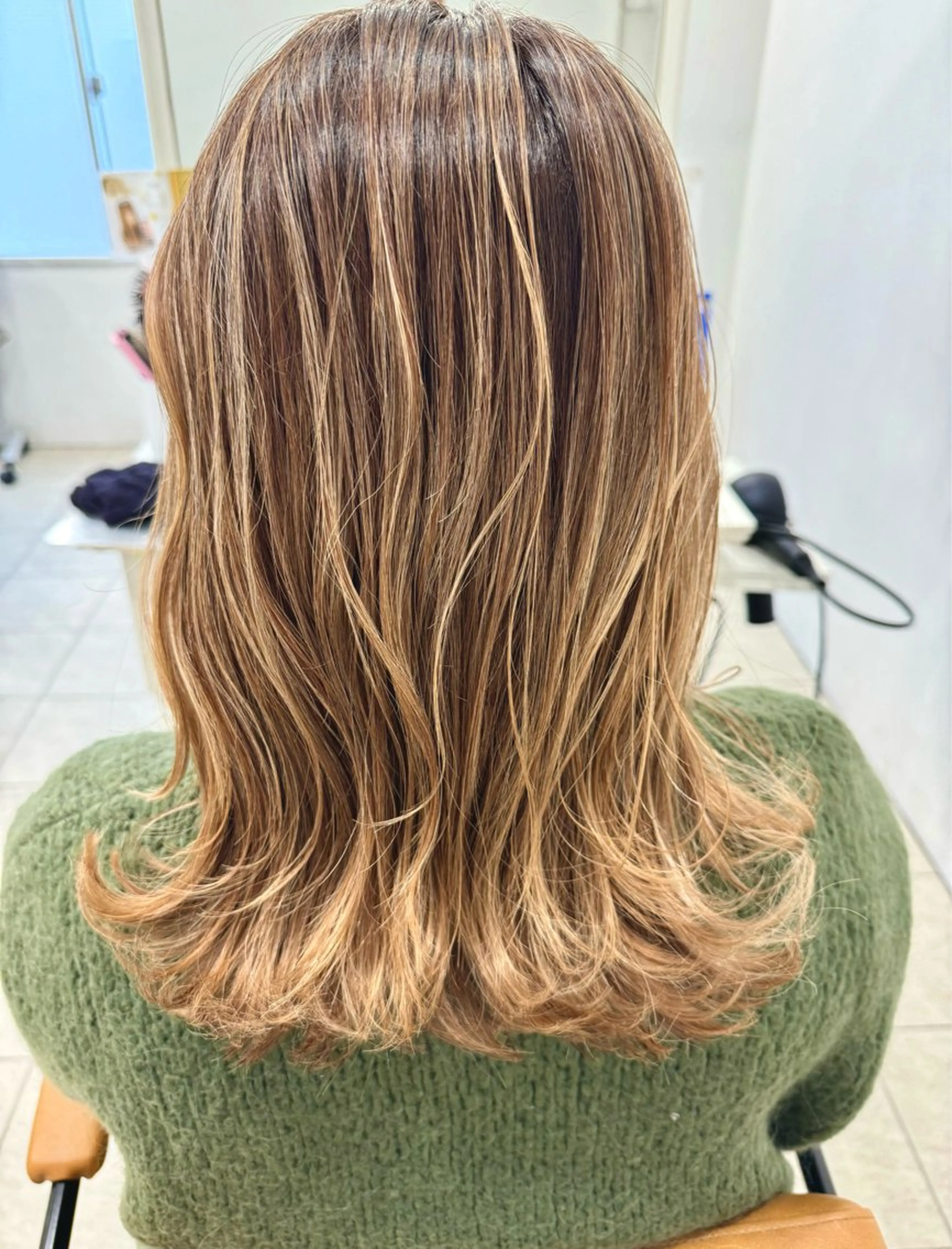 カラー ○HITOMI ○のヘアスタイル