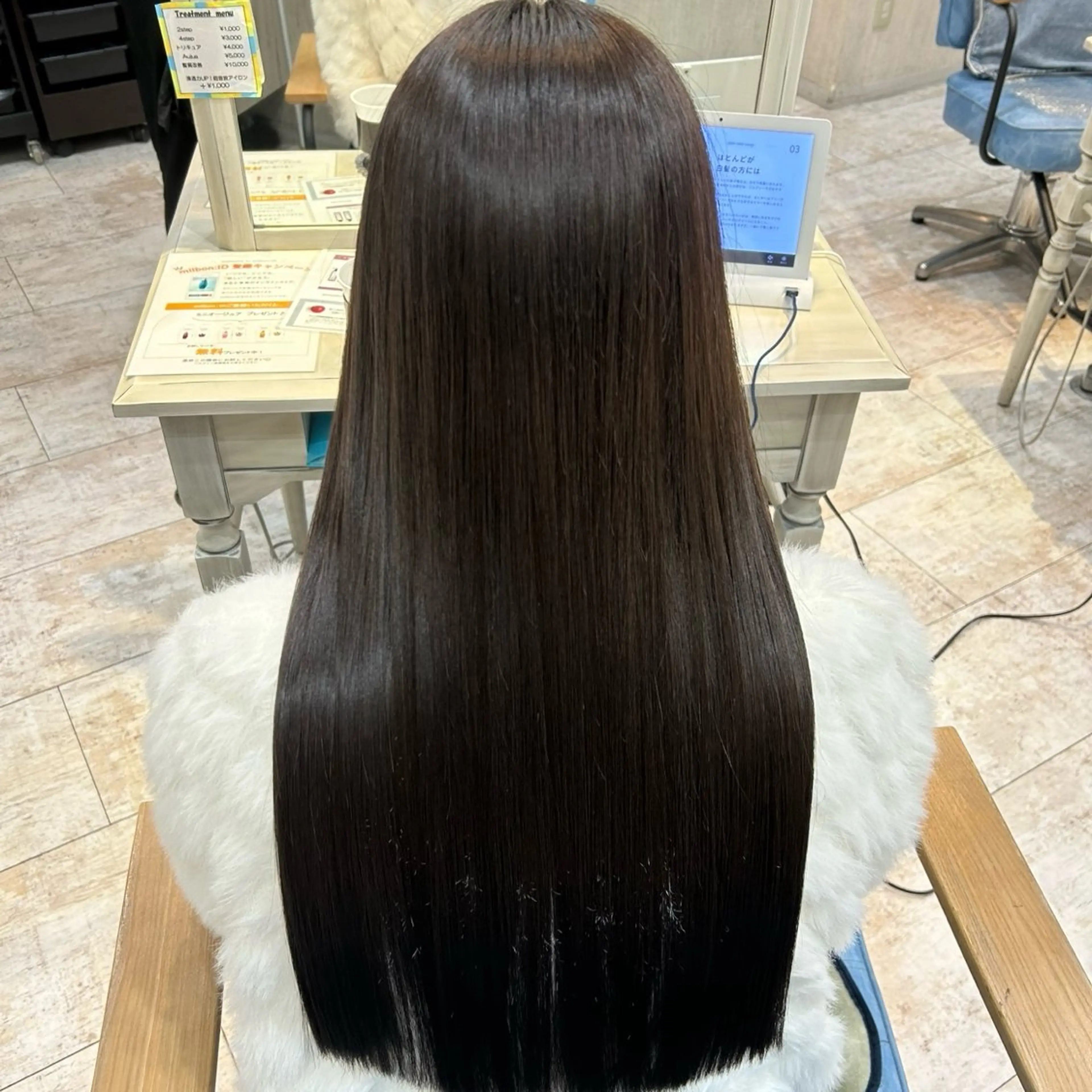 ロング カラー カット ヘアカラー トリートメント 🫧透け感⋆艶髪💎 山口アヤカのヘアスタイル