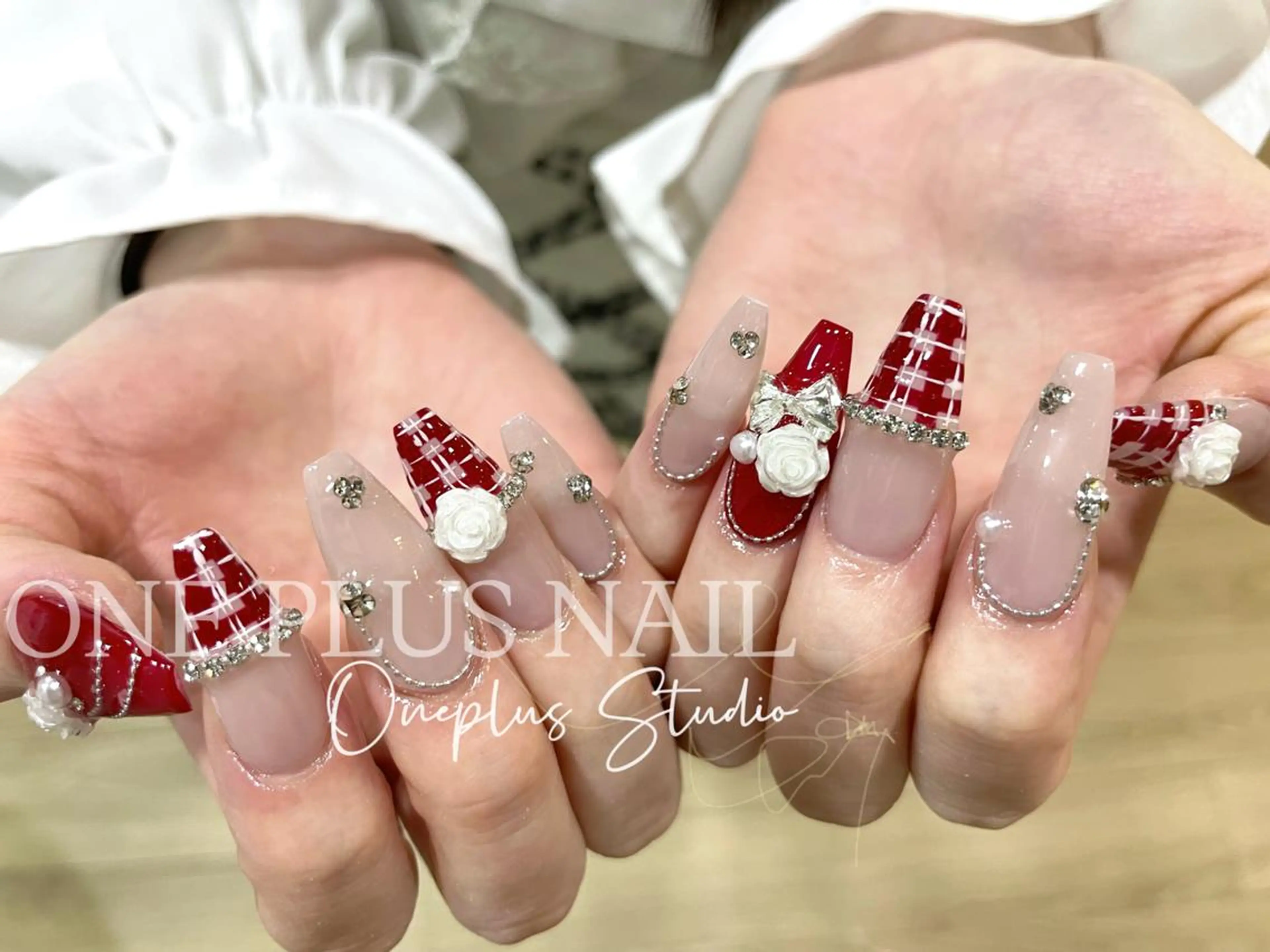 ネイル アートネイル オーロラネイル ガーリー キラキラネイル 韓国ネイル haruka 🧸のネイルデザイン