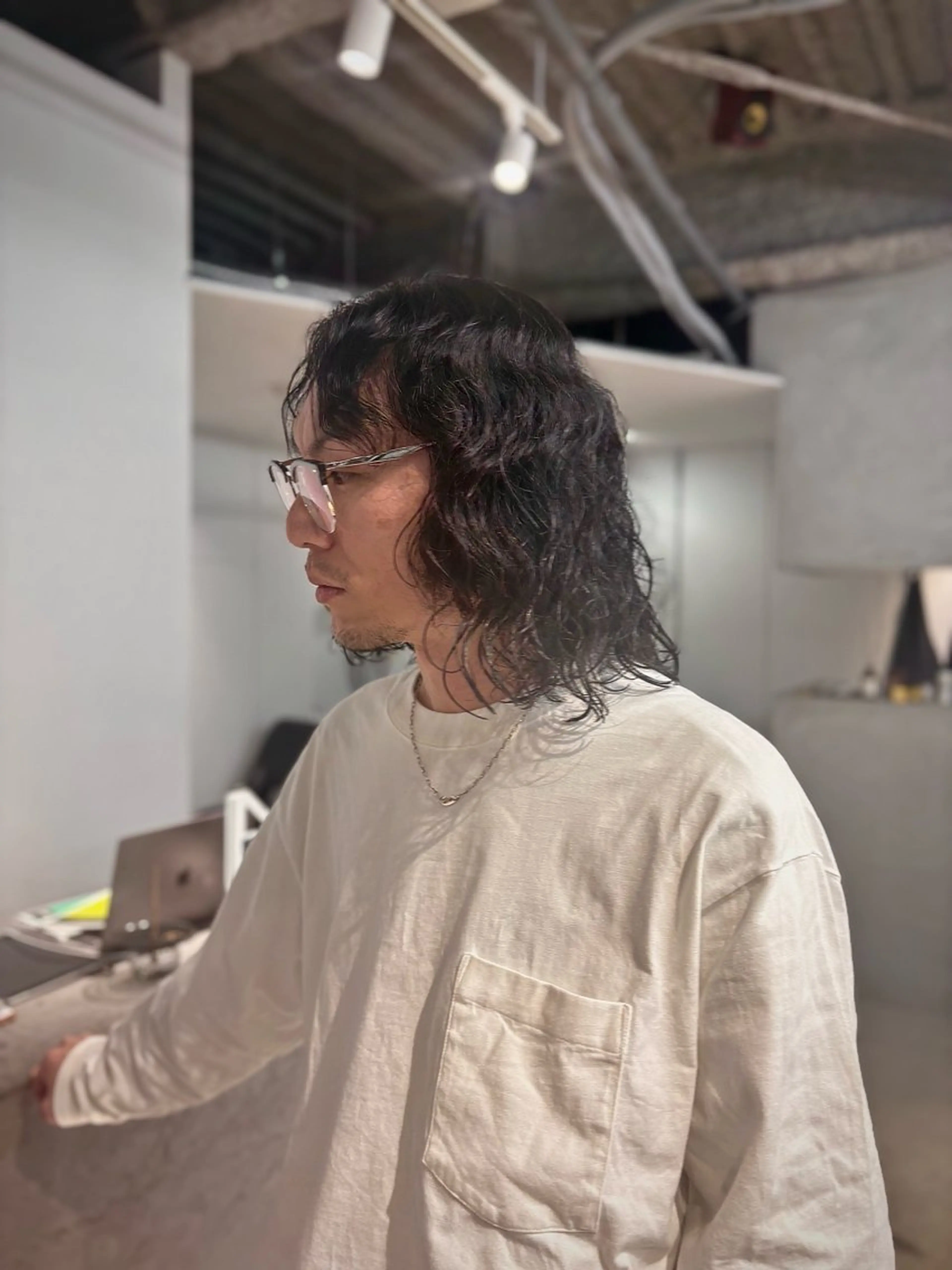 ミディアム メンズ there_ Issaのヘアスタイル