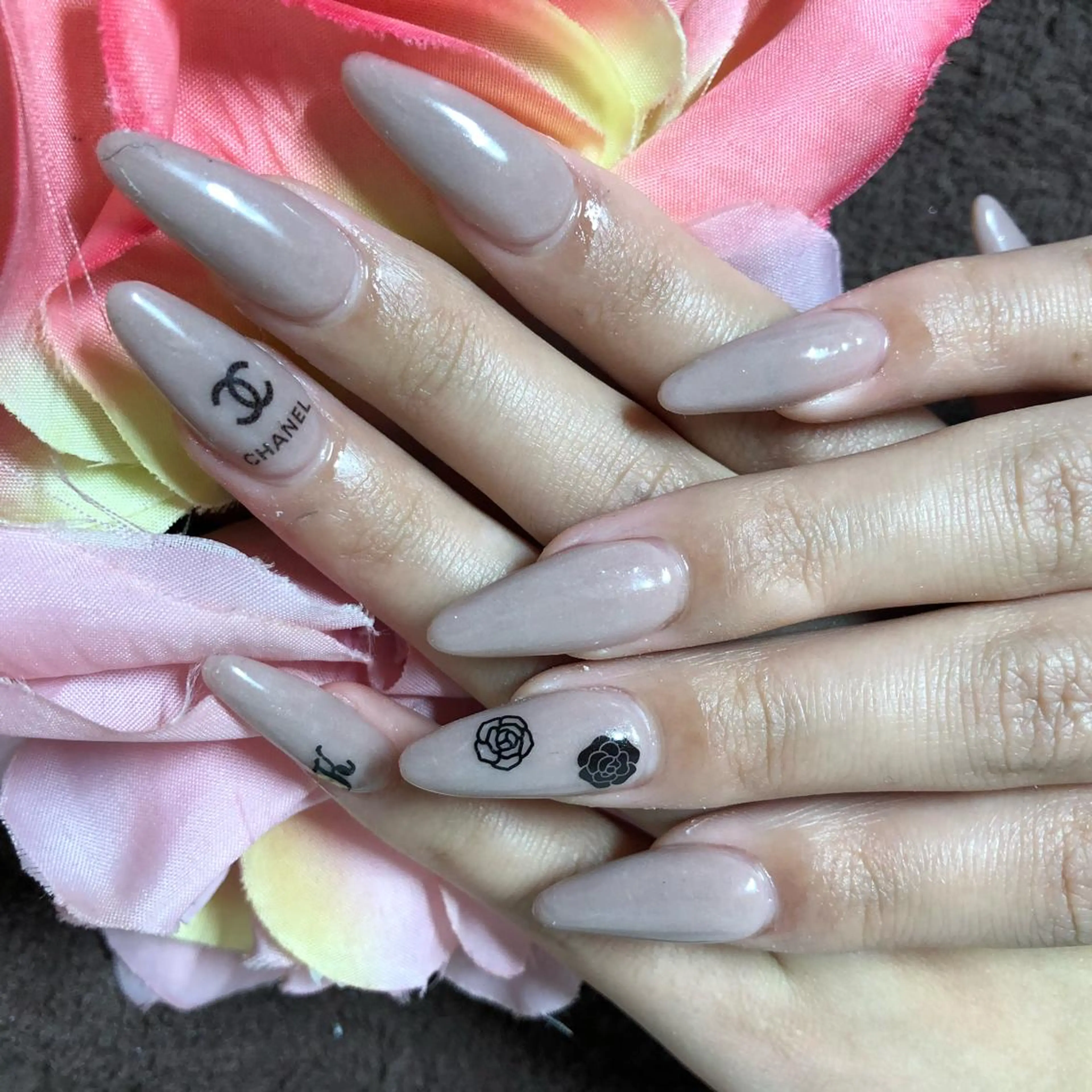 セミロング ネイル ハンドネイル 《LB》ラブリエ Nail&eyeのマツエク・マツパデザイン