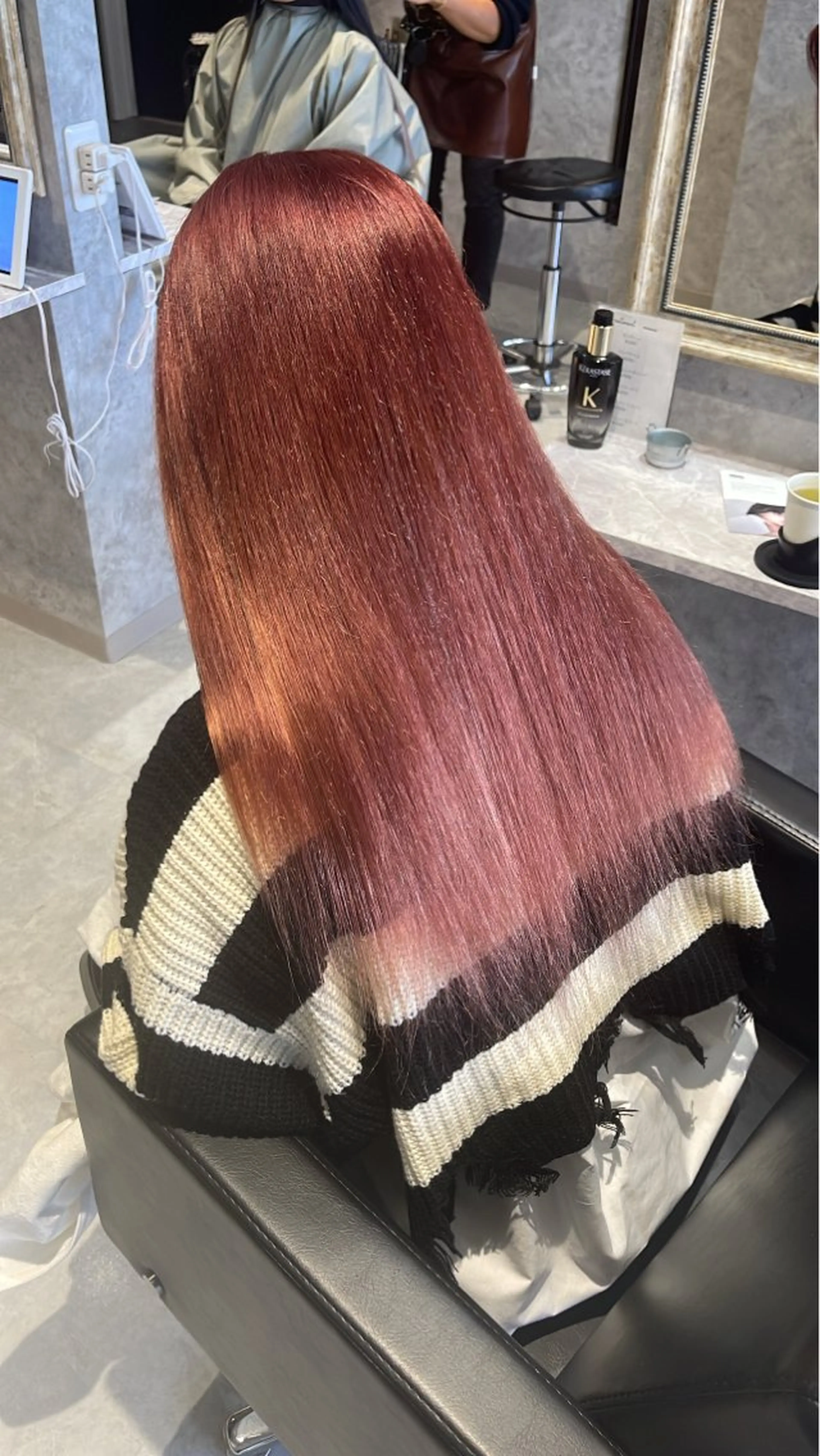 ロング ヘアカラー ハイトーン ／ レイヤー/吉田陸斗のヘアスタイル