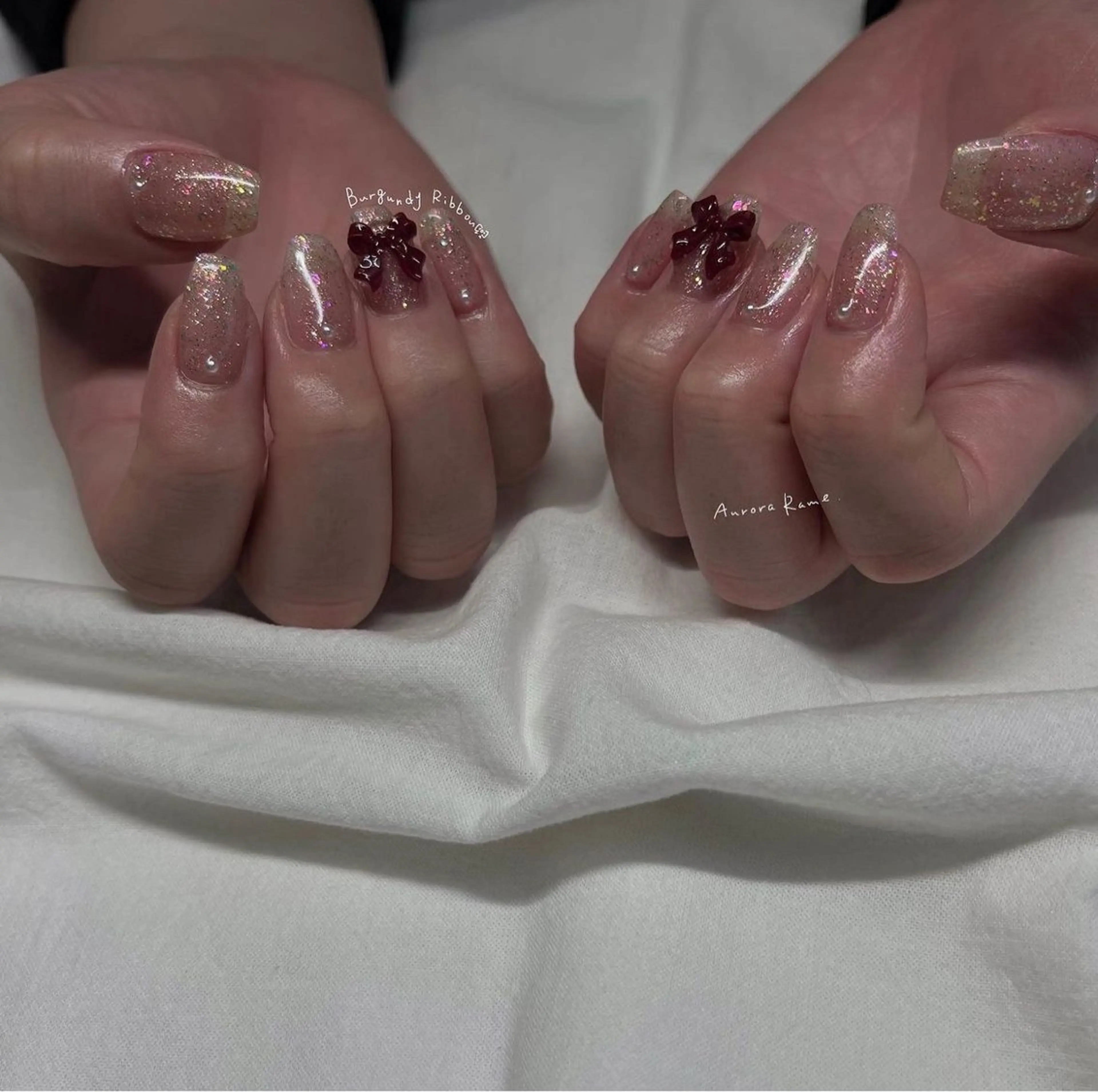 ネイル オーロラネイル 氷ネイル・うるうるネイル ラメ(グリッター) ニュアンスネイル オフィスネイル ハンドネイル &. momoのネイルデザイン