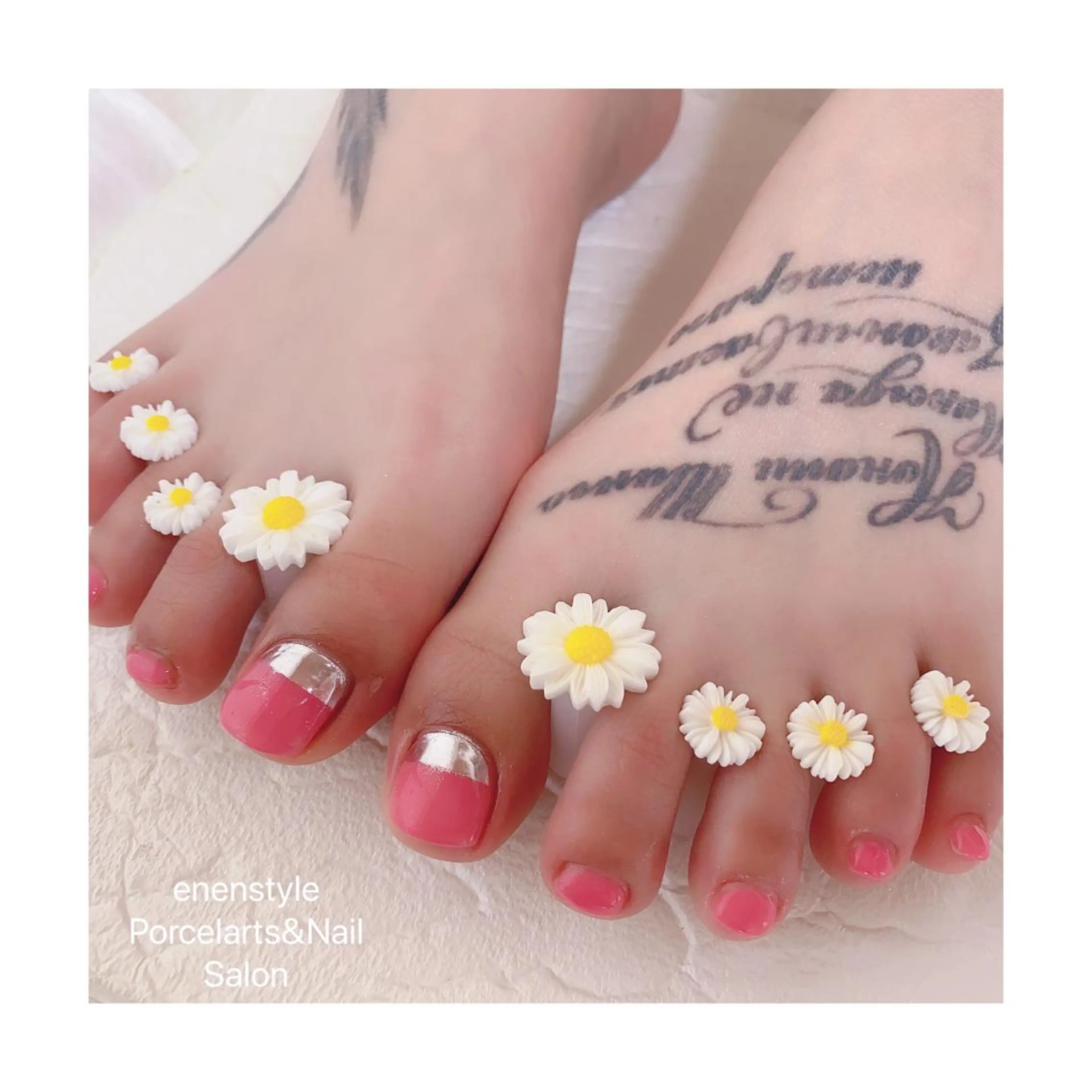 ミディアム ネイル ハンドネイル フットネイル 👑enen style👑のネイルデザイン