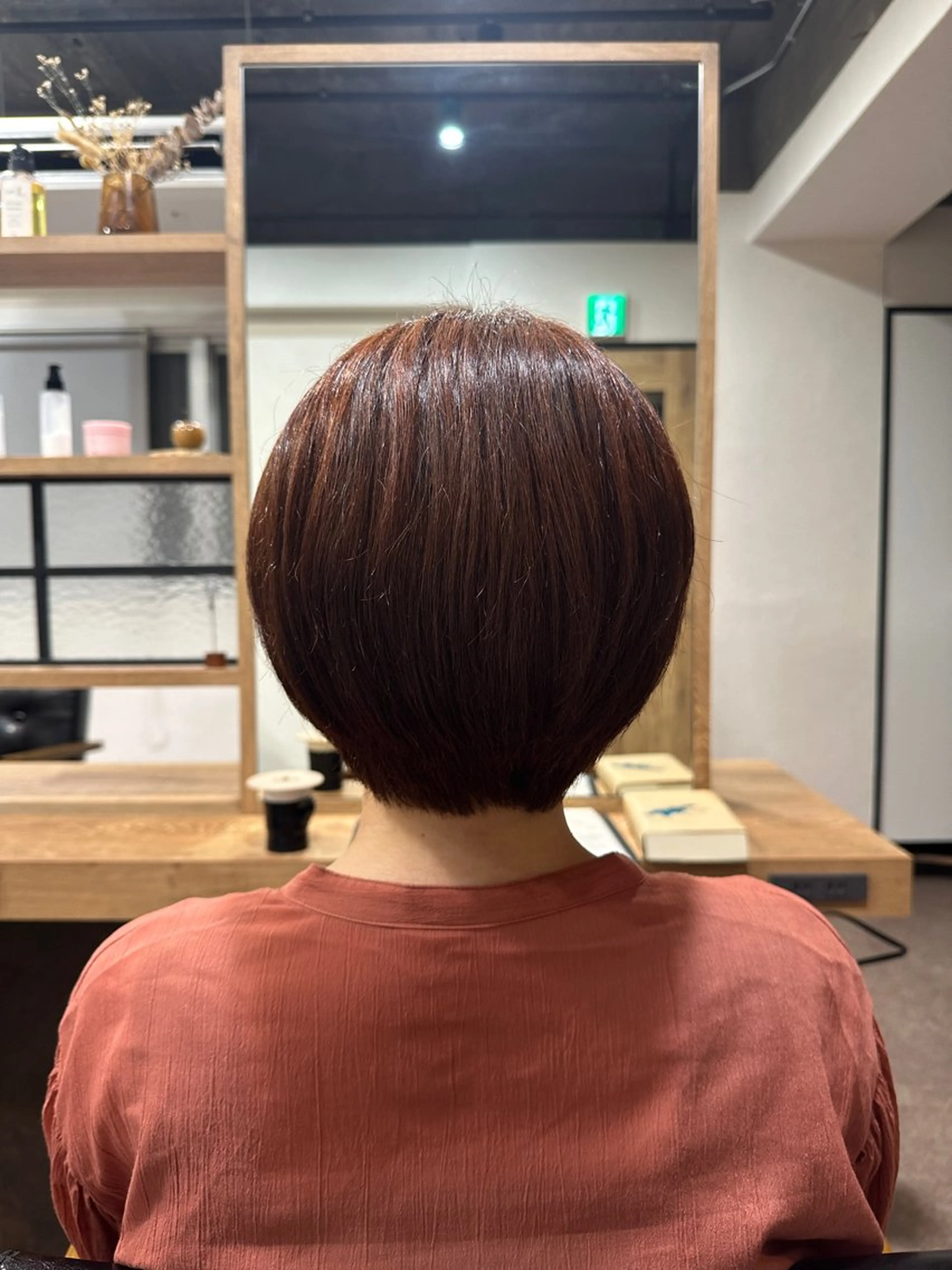 ショート カラー 亀井 結夏🐾 池袋のヘアスタイル