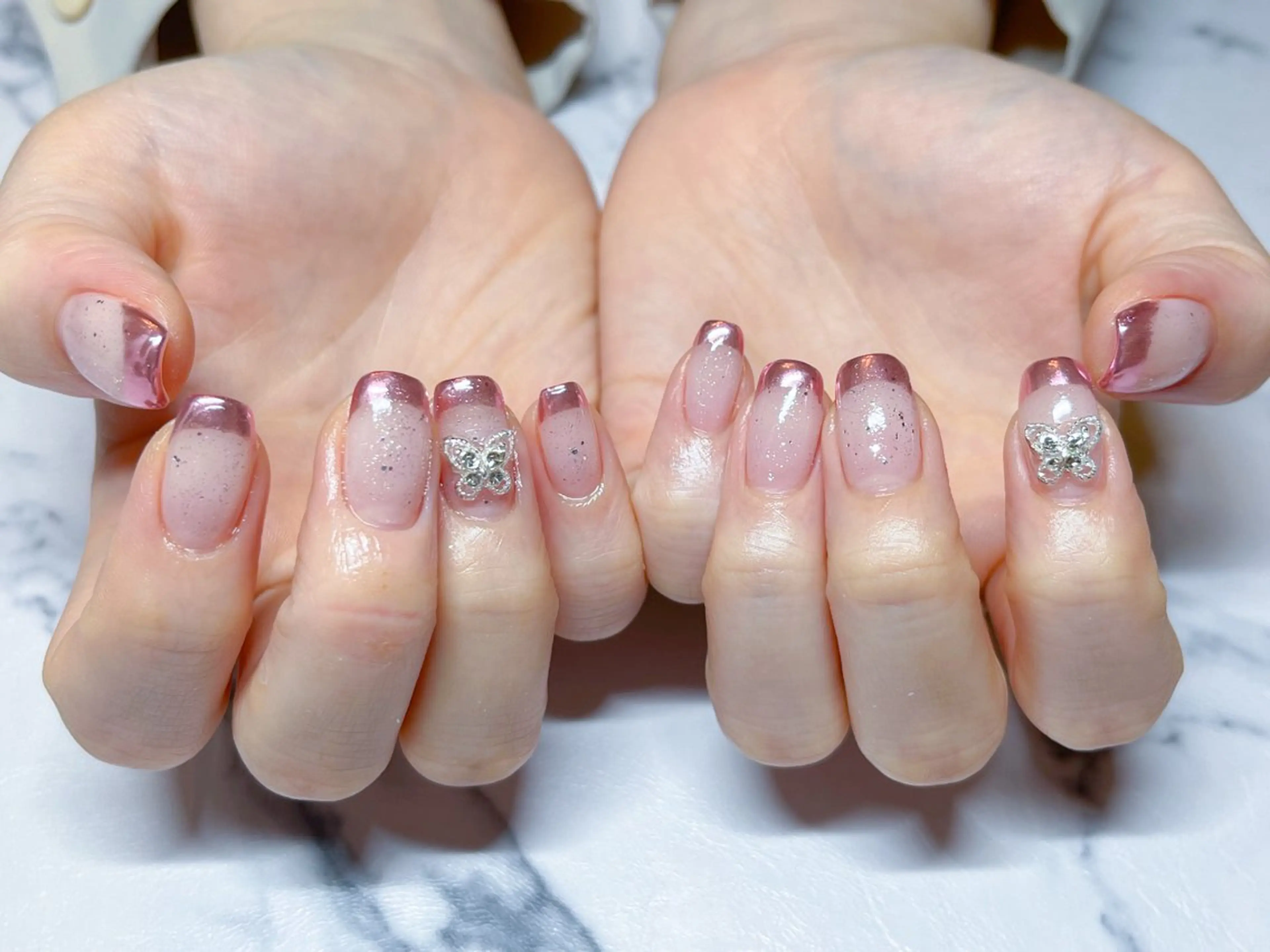 ネイル フレンチネイル 韓国ネイル マグネットネイル ミラーネイル ニュアンスネイル MAO /  香椎 / フィルイン対応のネイルデザイン