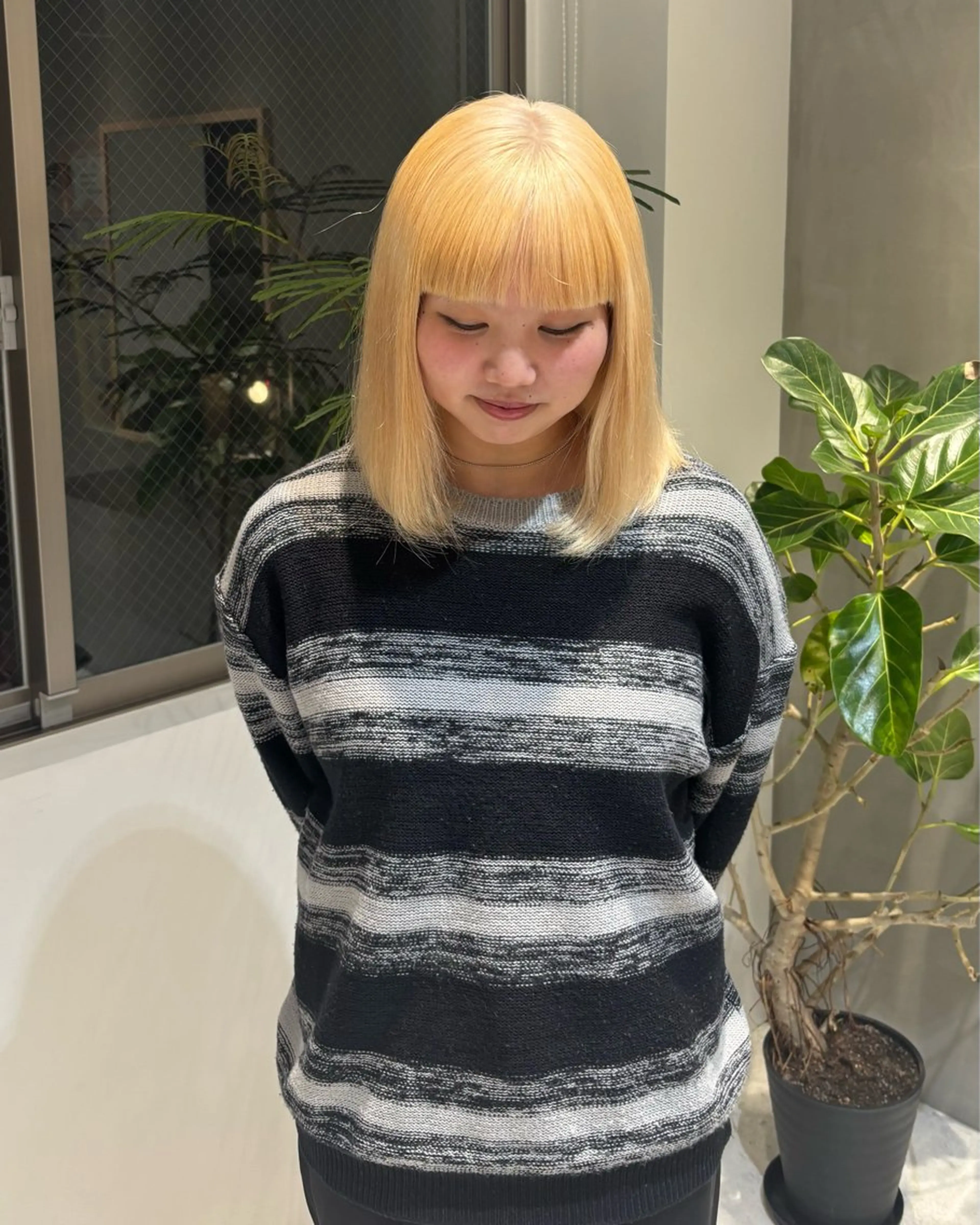 カラー ブリーチ 塔尾 真那のヘアスタイル