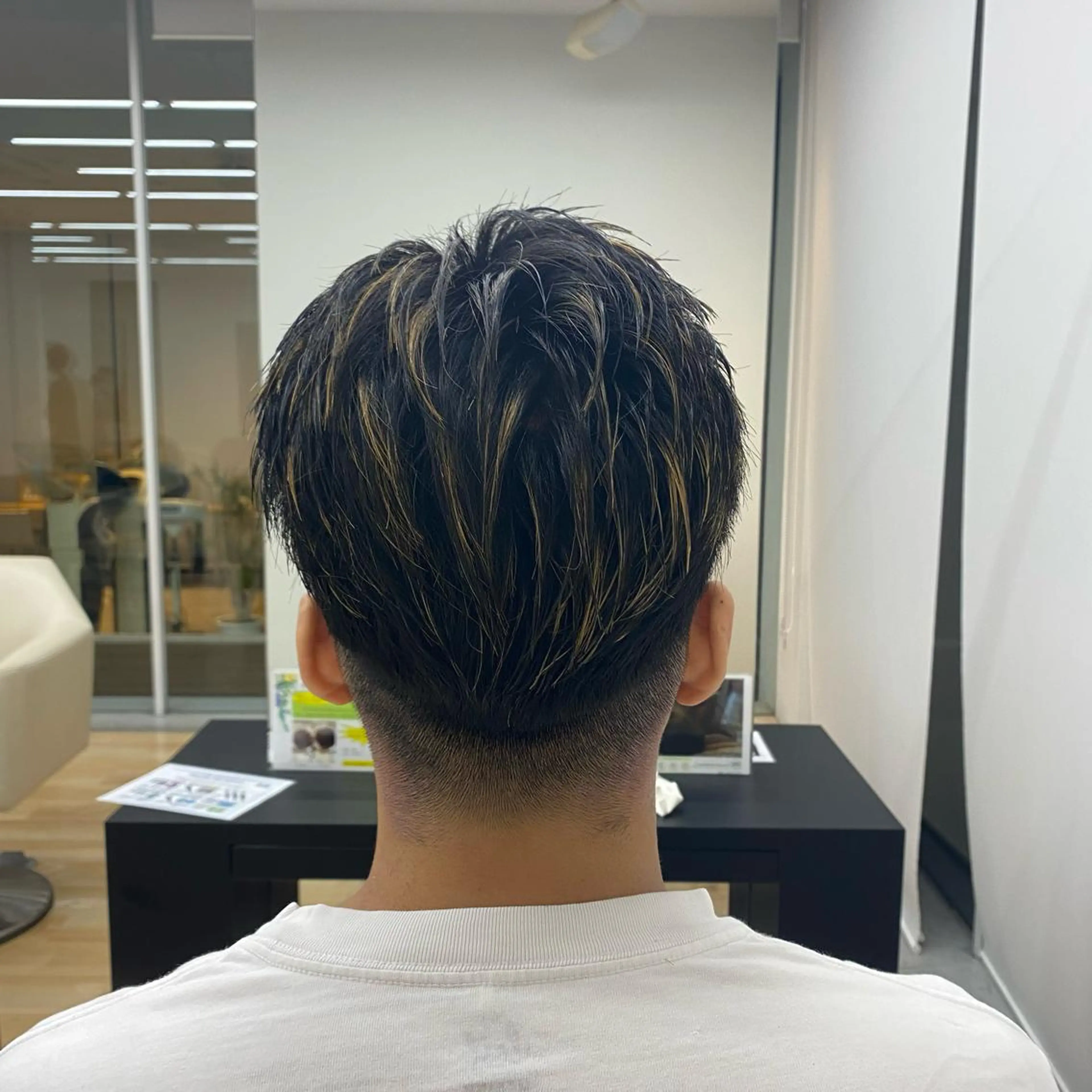 メンズ フェードカット メンズハイライト 今井 美桜のヘアスタイル