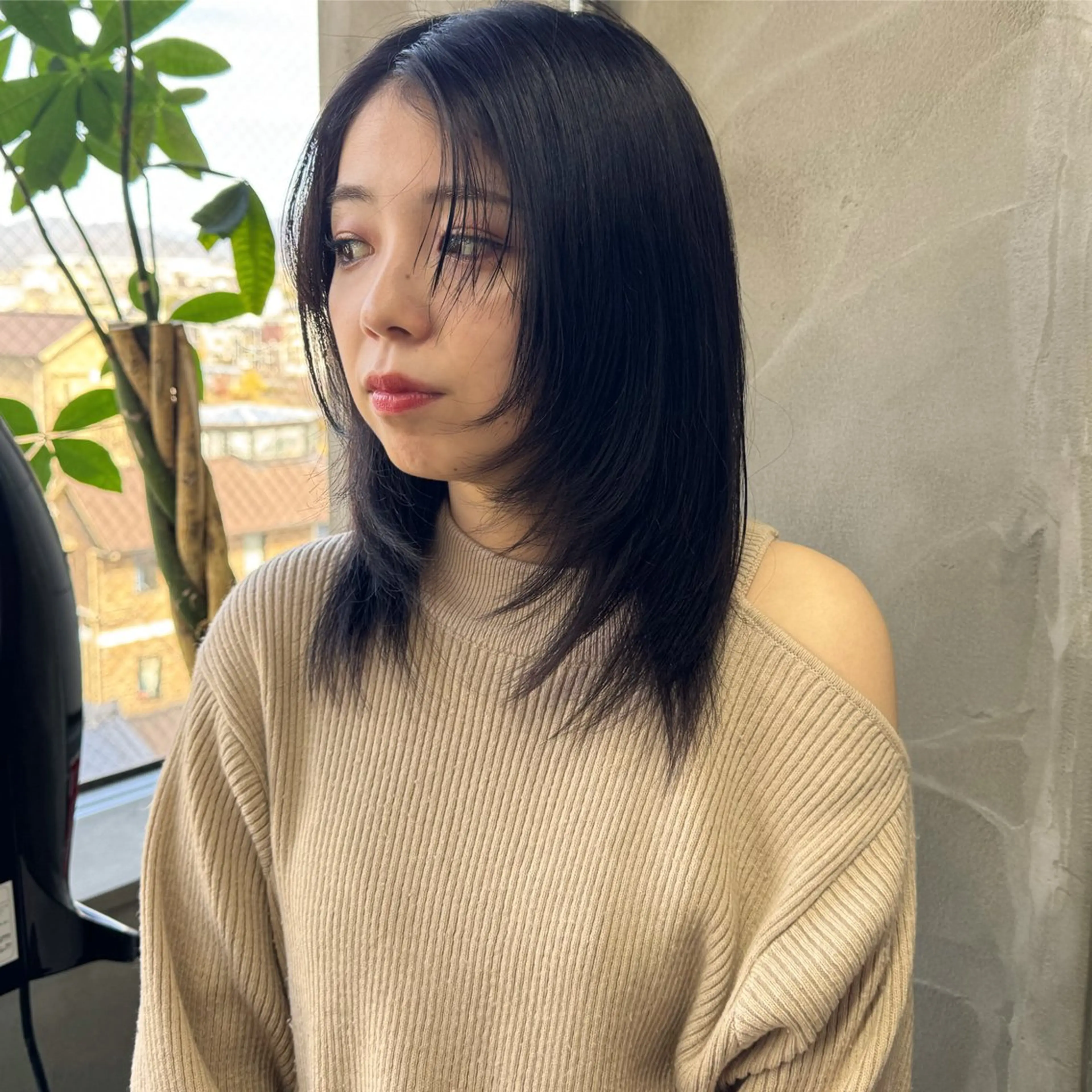 ミディアム レイヤーカット 茜璃/ブリーチカラー /レイヤーカットのヘアスタイル