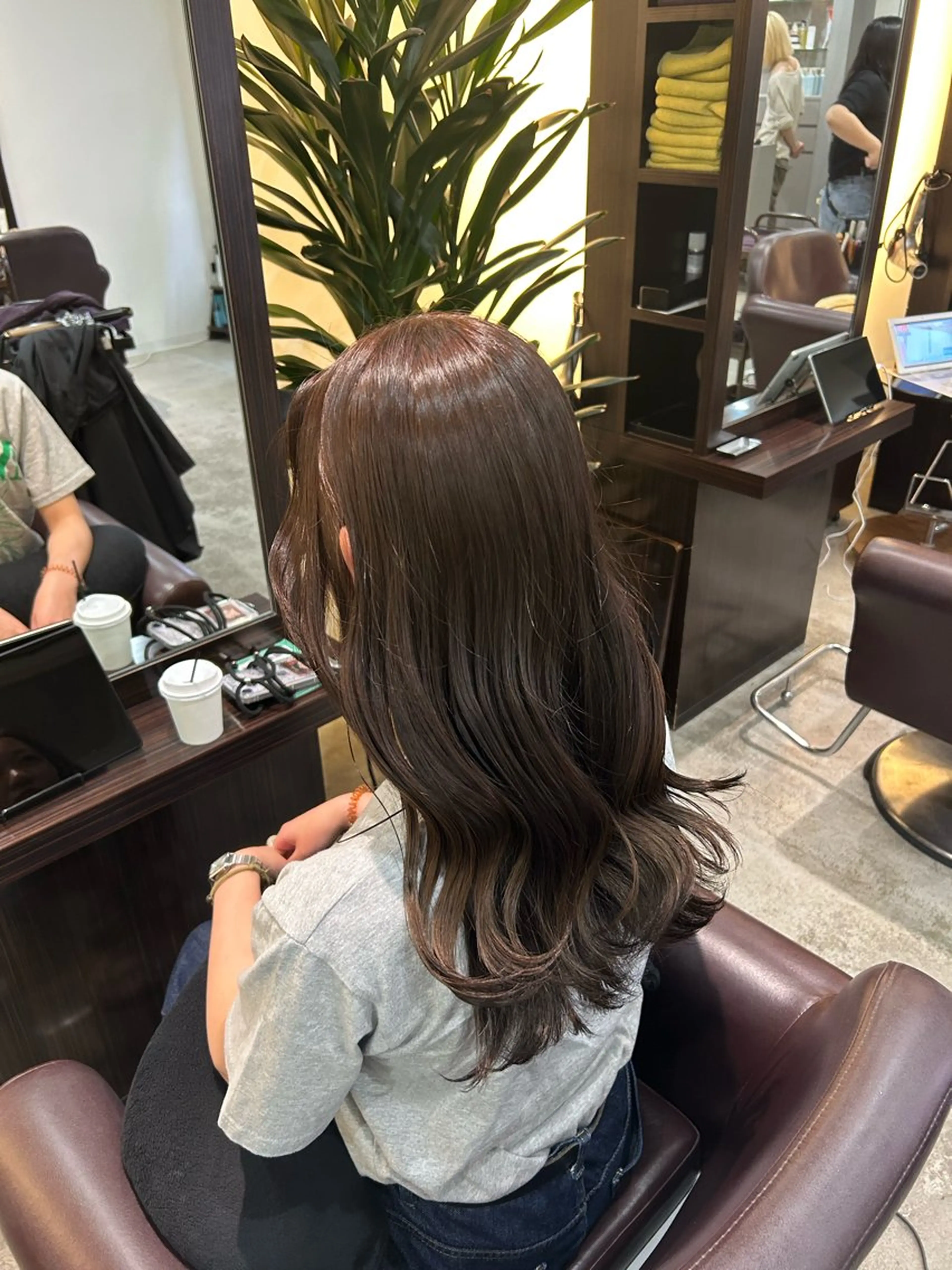 ロング カラー ベージュカラー ブリーチ ダブルカラー ブリーチなしカラー オリーブベージュ 坂本奈都美 🎀のヘアスタイル