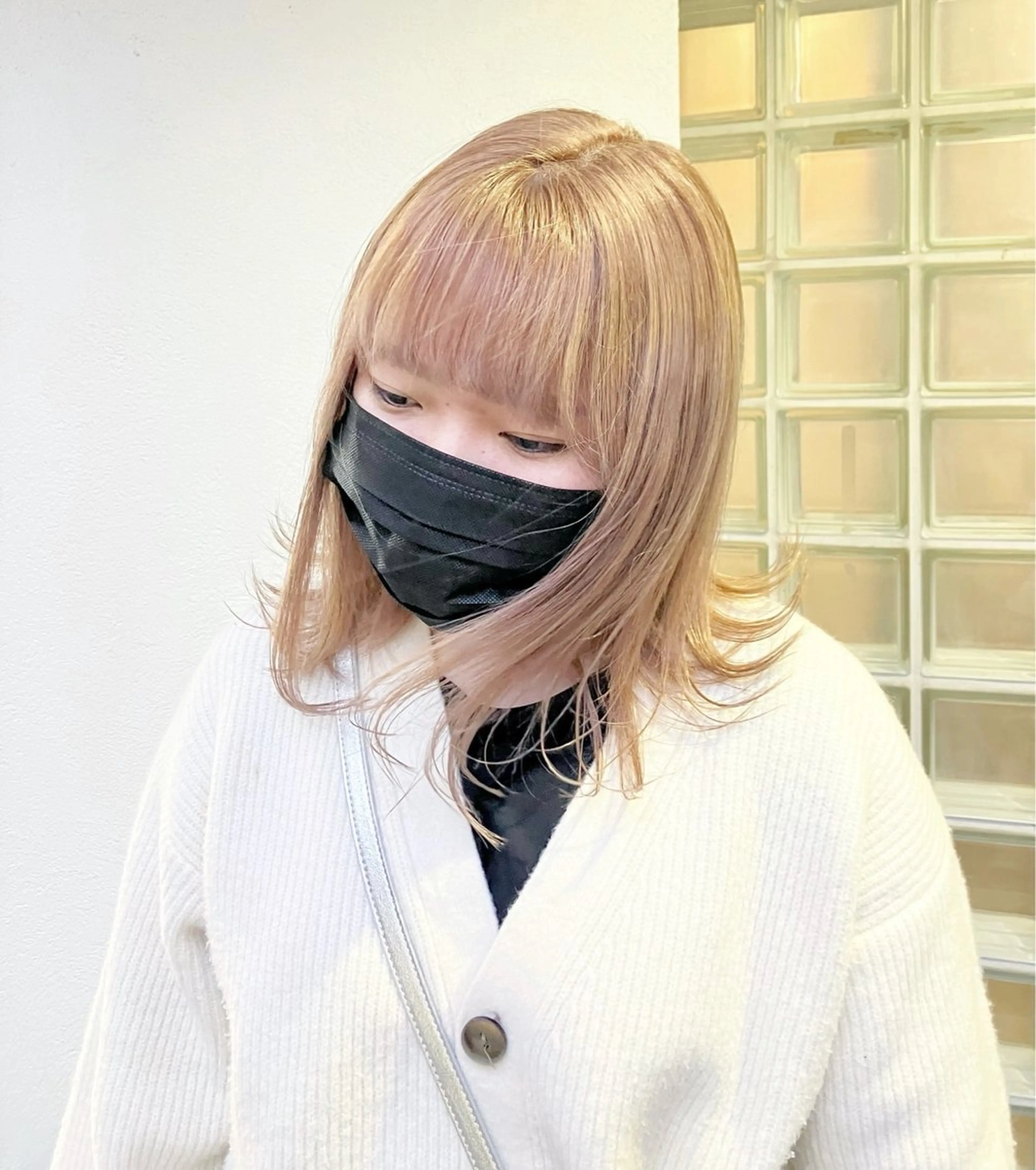 ミディアム ショートボブ ミディアムレイヤー ボブ レイヤーカット 似合わせカット fumikaブリーチ /ウルフのヘアスタイル