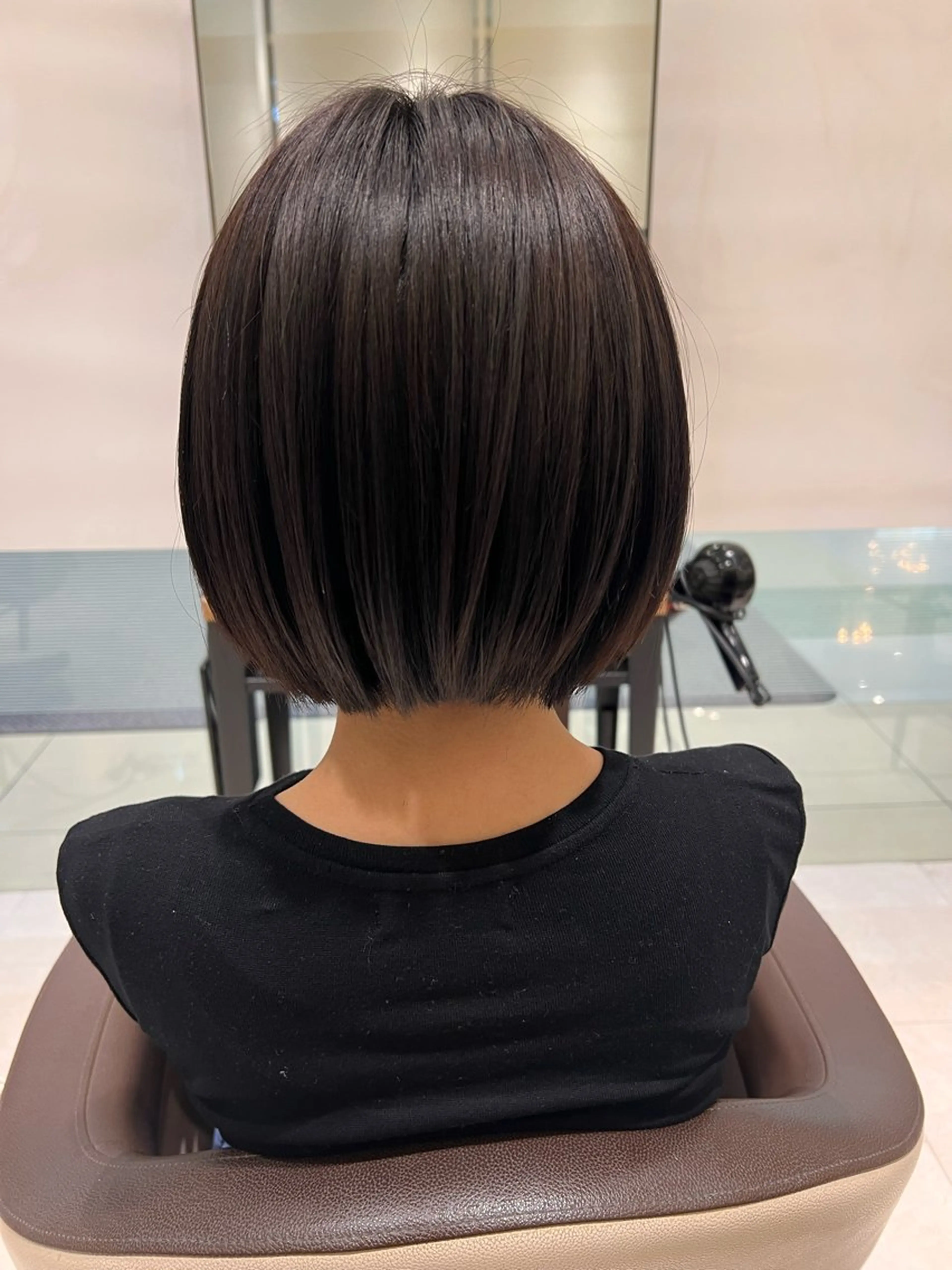 ミディアム ボブ UNIX ワタナベ モモハのヘアスタイル