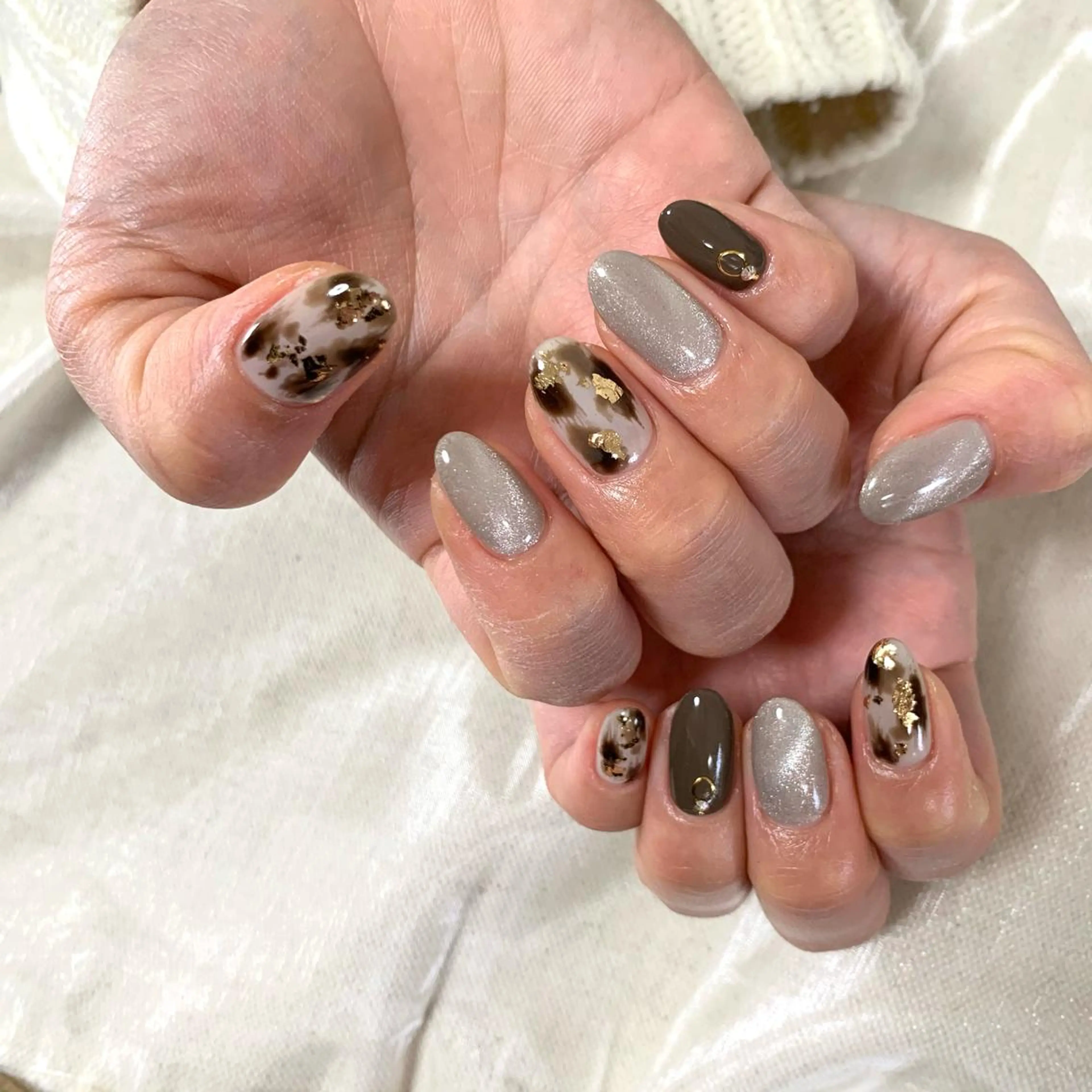 ネイル repos~ルポ~所属・里見 麗のネイルデザイン