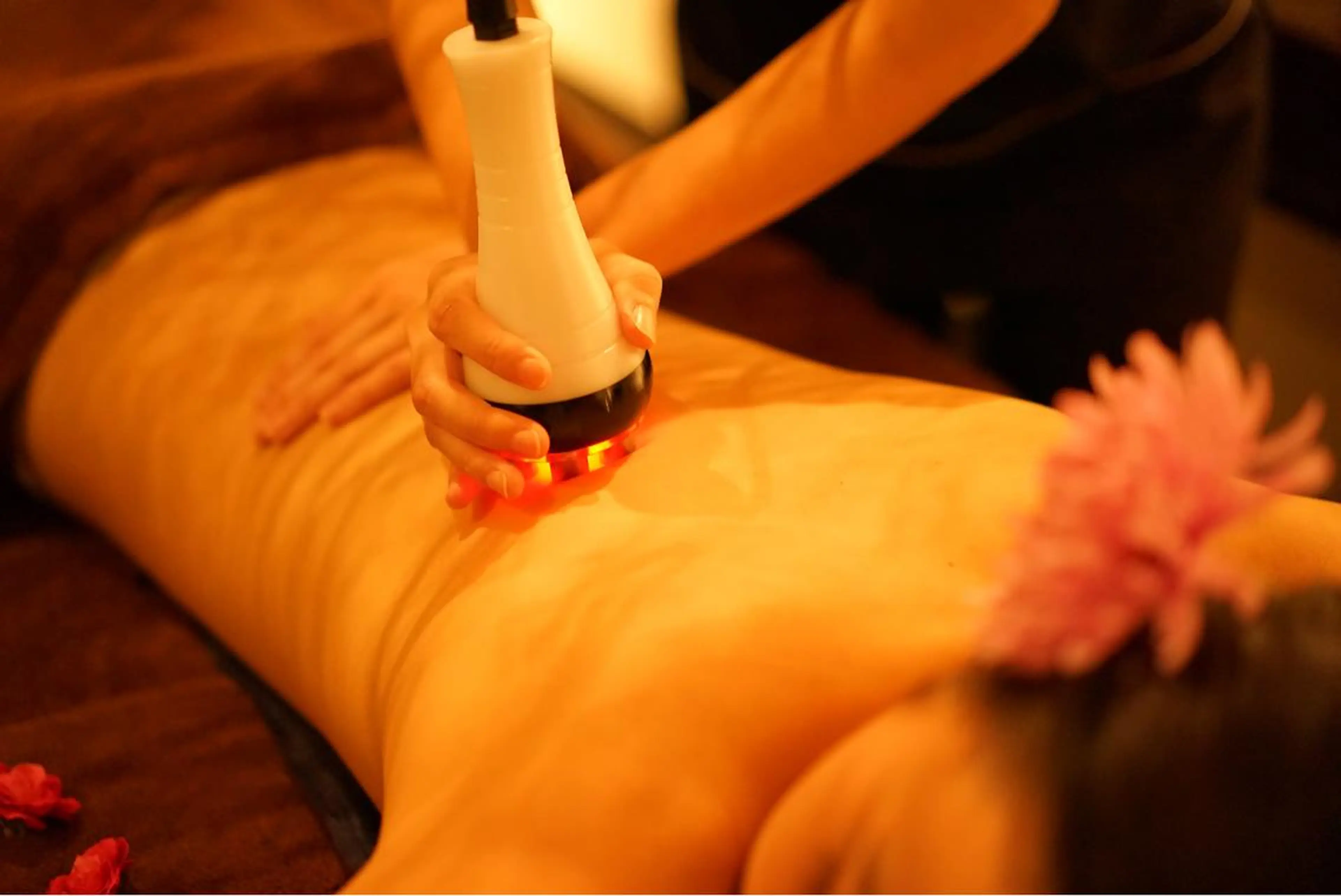 爆安破壊💥🌈ミニモ学割🌈 痩身+小顔😱ハイパーナイフ使用お試しクーポン¥18.000→¥6600🤩の写真