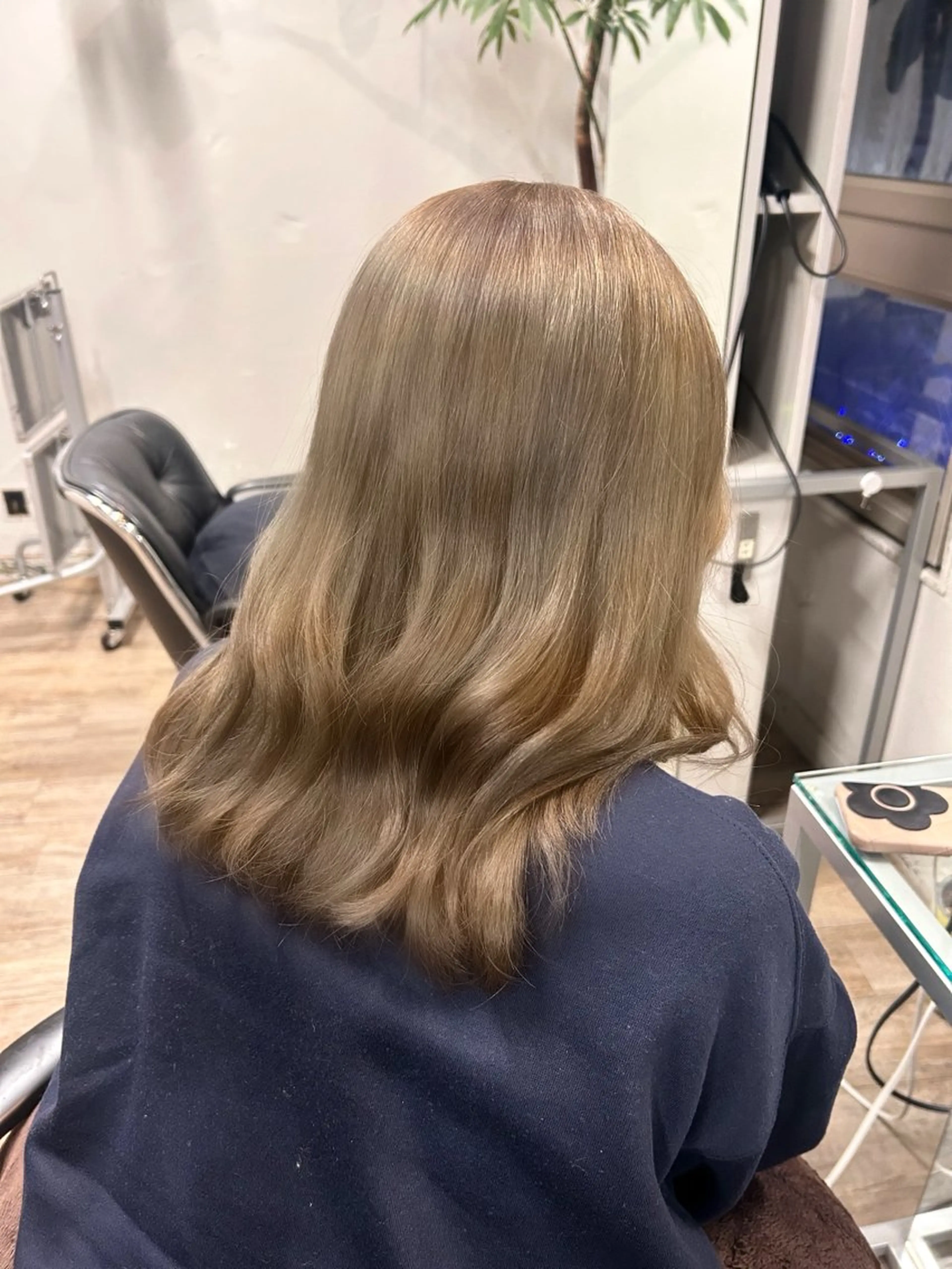 セミロング ヘアカラー トリートメント ヨシタニ ヒナタのヘアスタイル