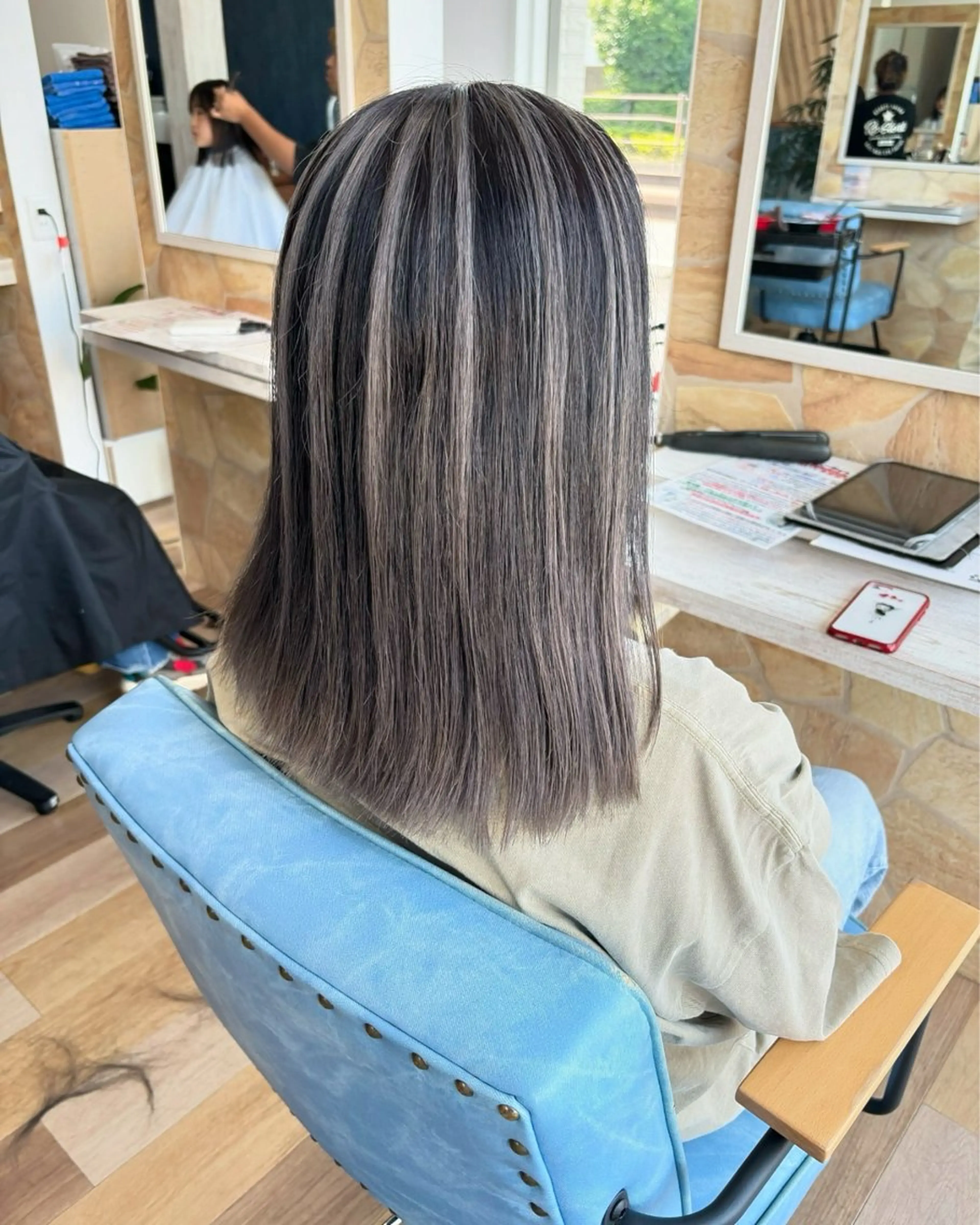 セミロング カット ヘアカラー トリートメント ケアブリーチ 黒瀬有汰のヘアスタイル