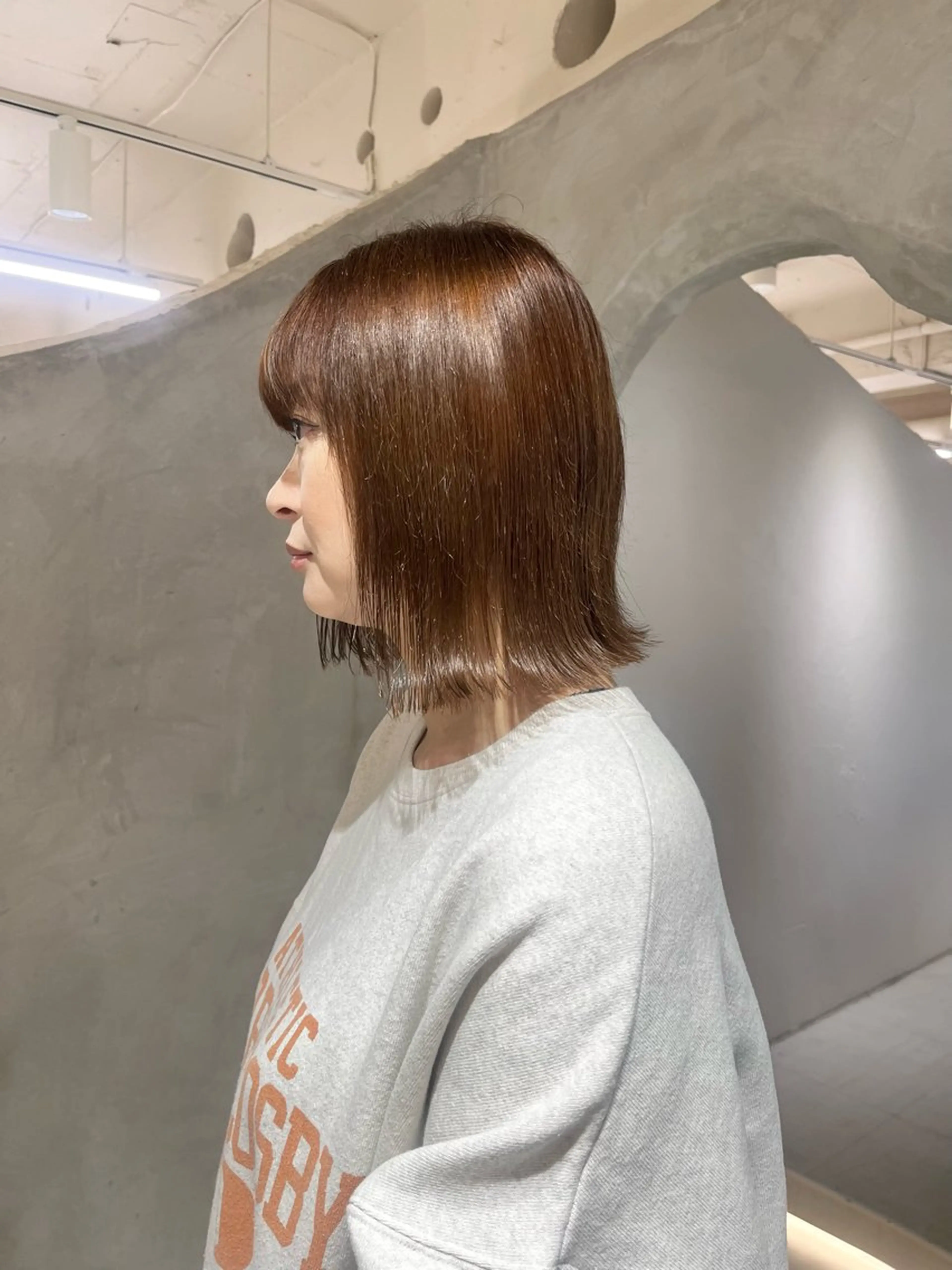 ミディアム カット ヘアカラー トリートメント 切りっぱなしボブ/ 艶カラー/綾莉のヘアスタイル