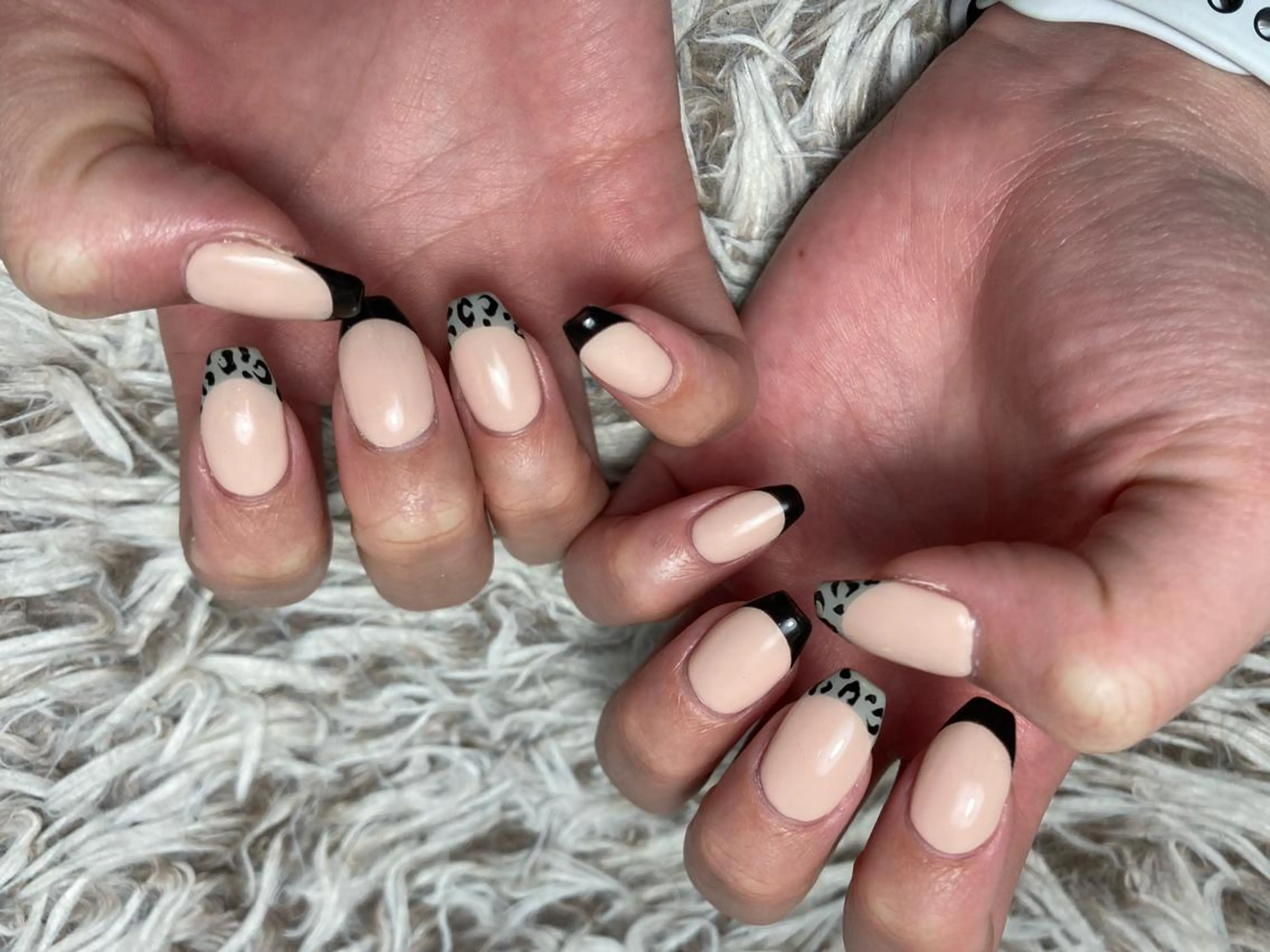 ミディアム ネイル ハンドネイル フットネイル ✴︎ Delightのネイルデザイン