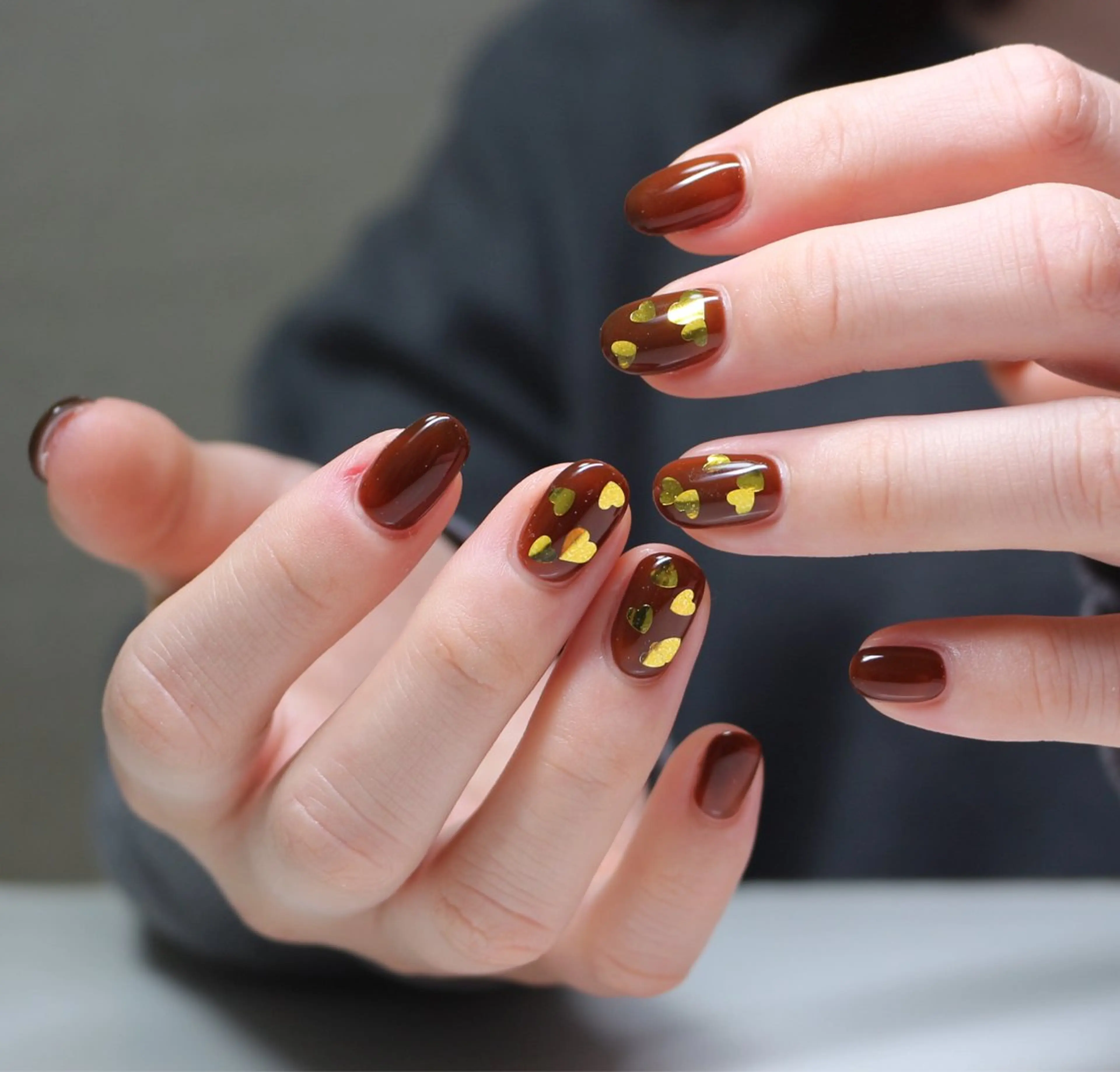 ネイル ブラウン ハート ホログラムネイル シンプルネイル ハンドネイル Baku Nailsのネイルデザイン