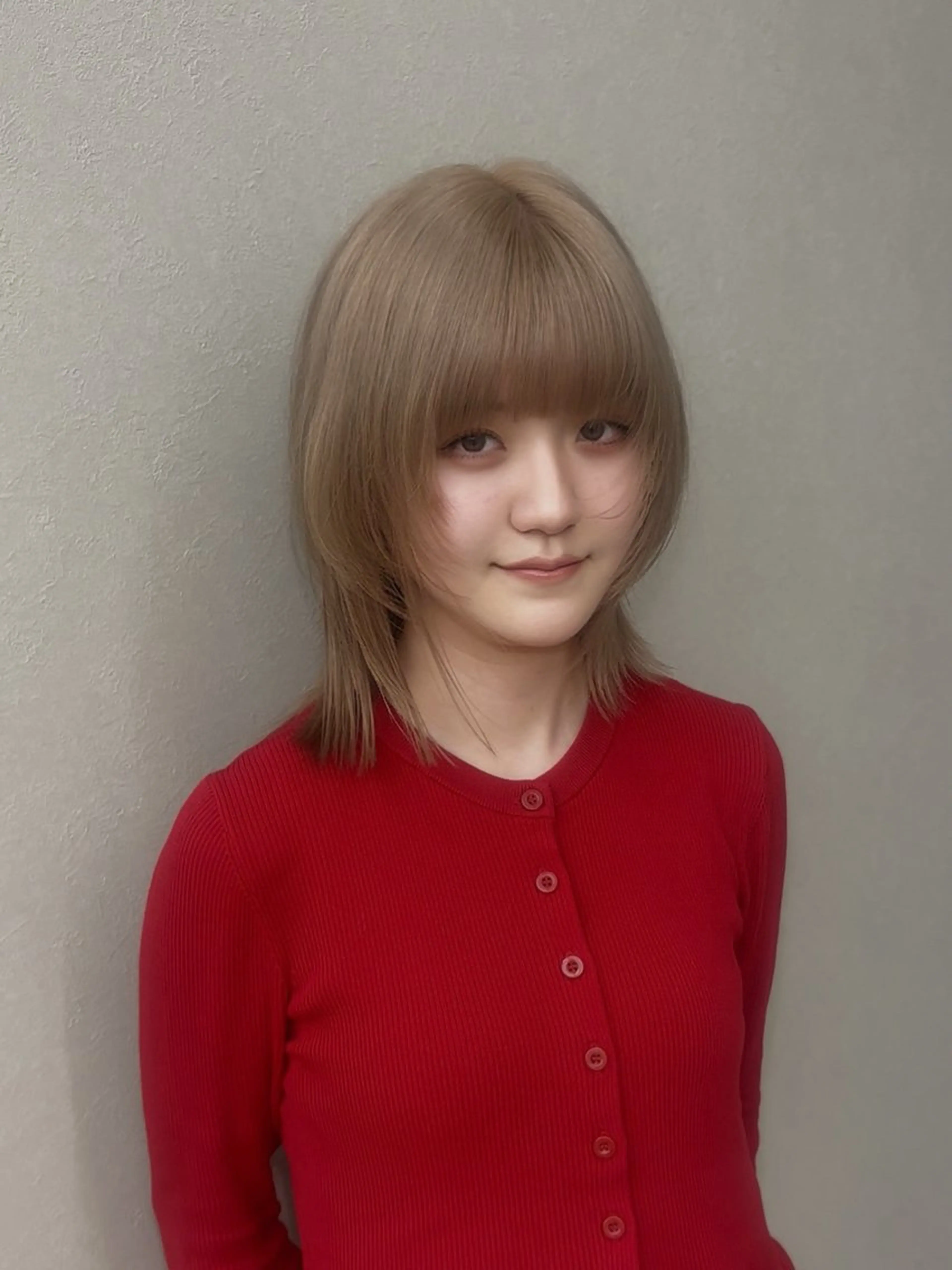 ミディアム ヘアカラー i.+OSAKA所属・【大阪】縮毛矯正×ハ イトーン✨のヘアスタイル