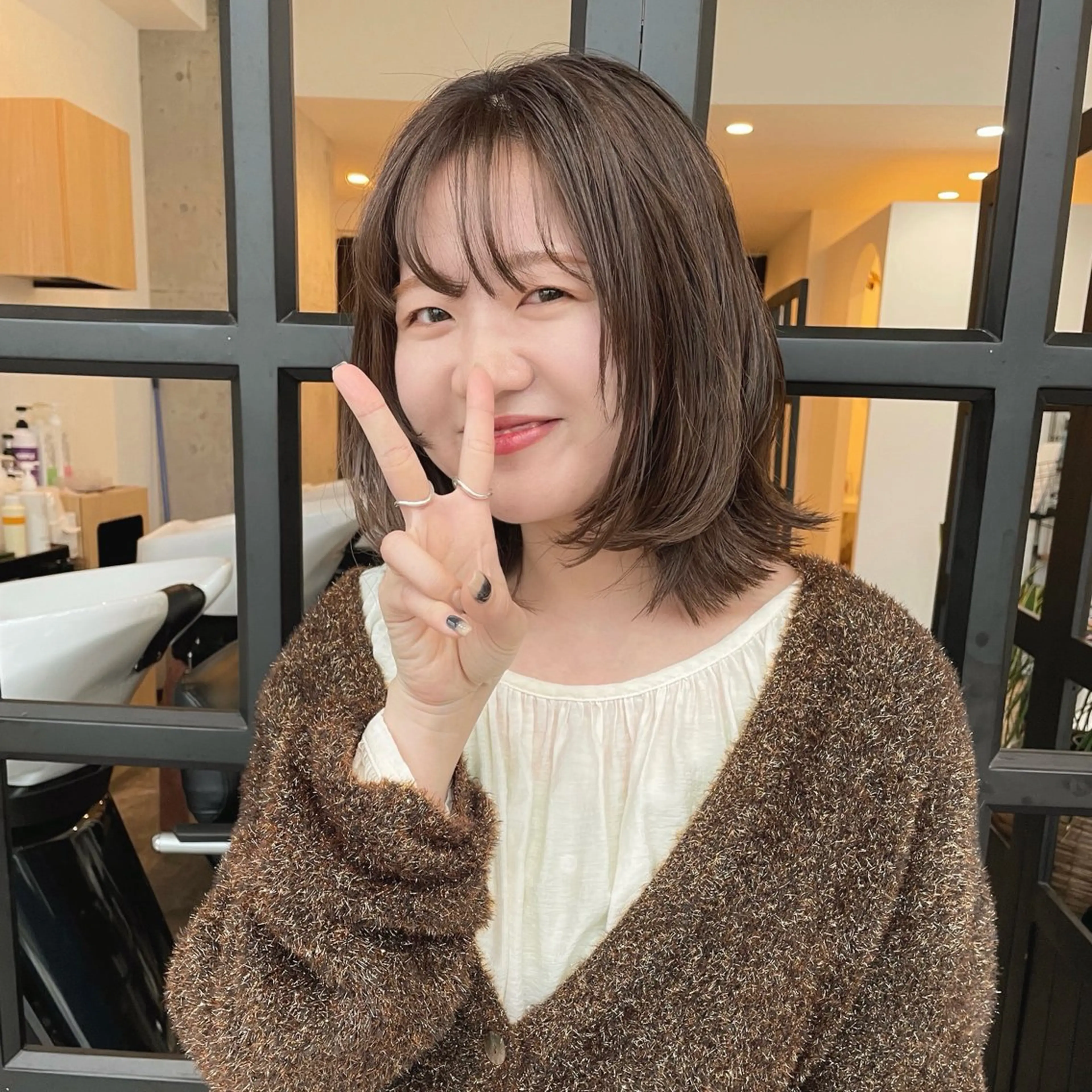 ミディアム カラー ミディアムレイヤー ベージュカラー 透明感カラー オリーブベージュ くびれヘア カット ヘアカラー トリートメント 堀江将太朗/恵比寿/ メンズカットのヘアスタイル