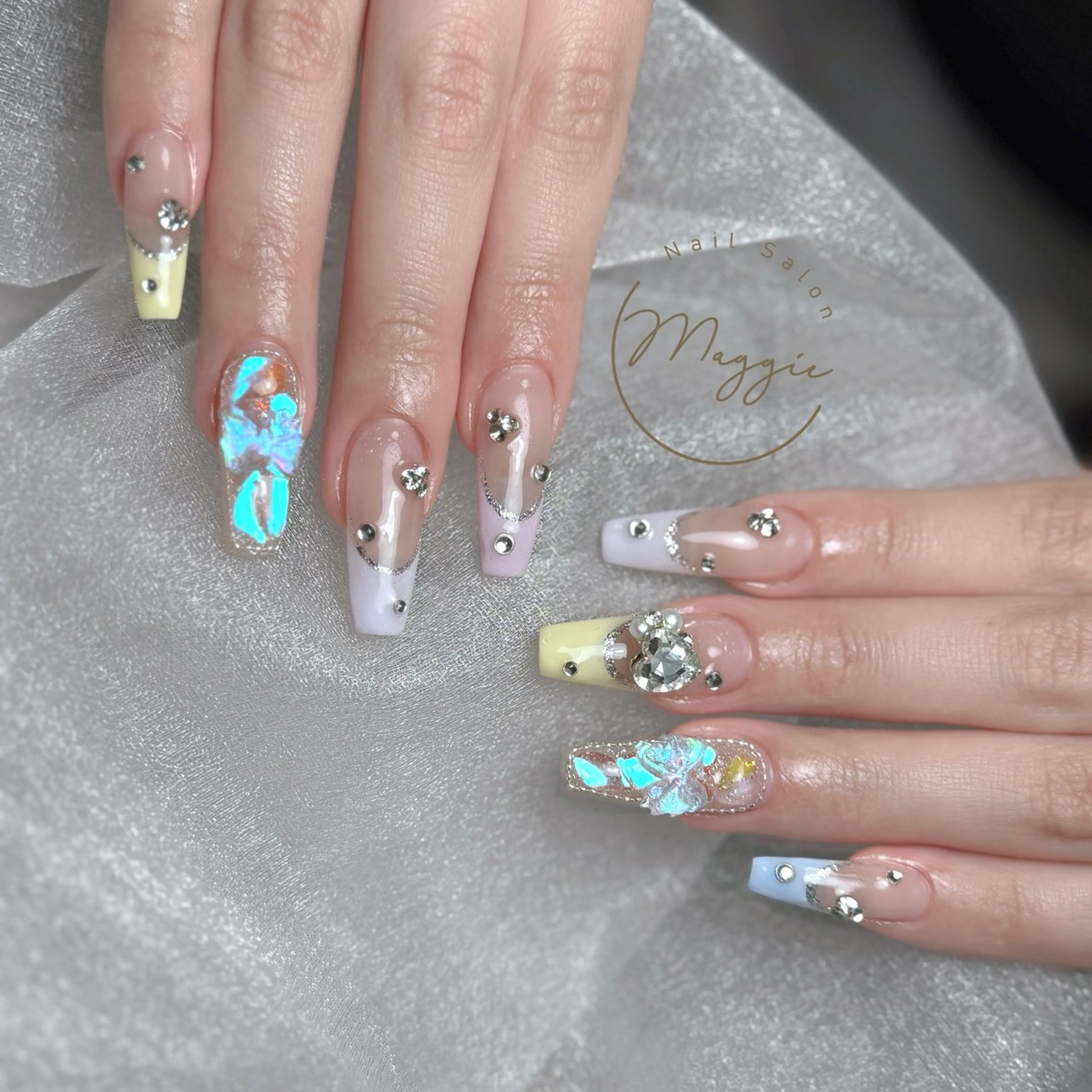 ネイル Maggie Nail🦩のネイルデザイン