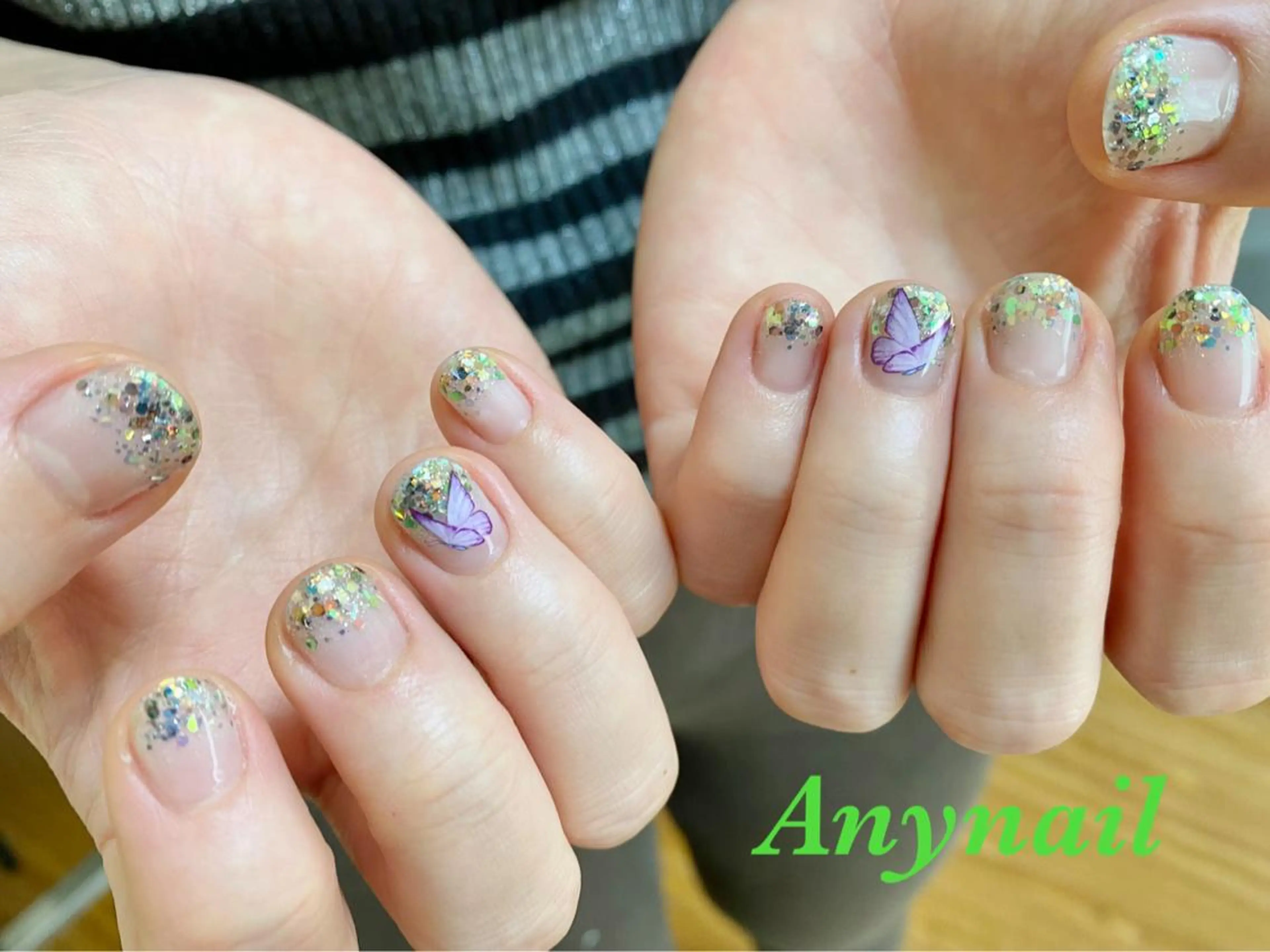 ネイル グラデーション ホログラムネイル ラメ(グリッター) ラメグラデーション 春ネイル ハンドネイル 岩澤 恵子のネイルデザイン