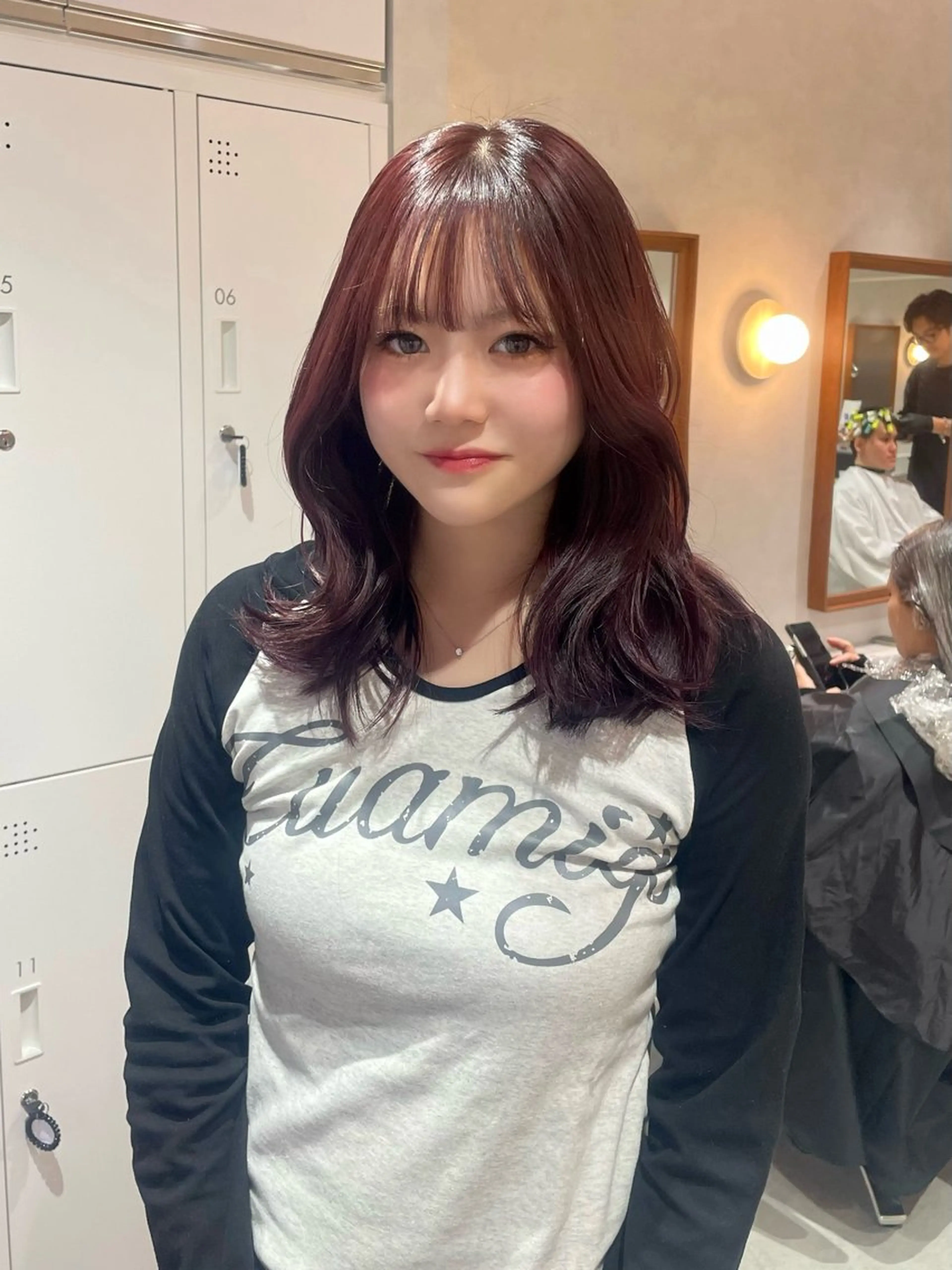 セミロング ヘアカラー sawaka🪽うる 艶カラー/レイヤーのヘアスタイル